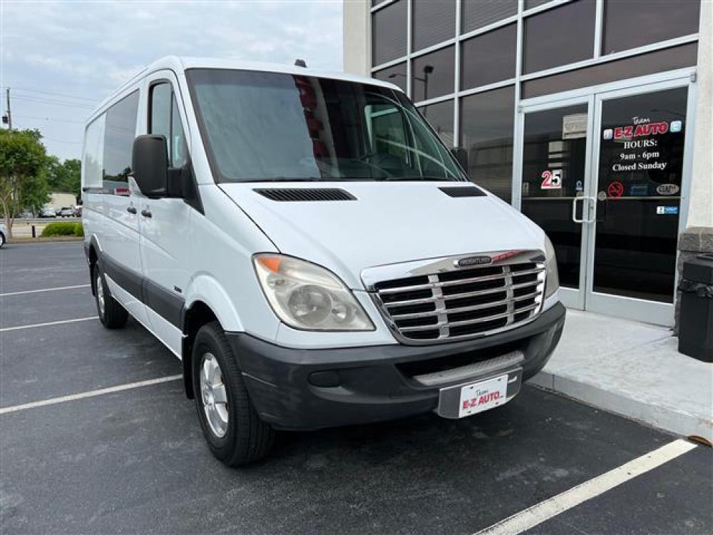 2010 White /Black Freightliner Sprinter 2500 144-in. WB (WDYPE7CC4A5) , Automatic transmission, located at 3900 Bragg Blvd., Fayetteville, NC, 28303, (910) 868-3000, 35.081905, -78.943367 - Photo #5