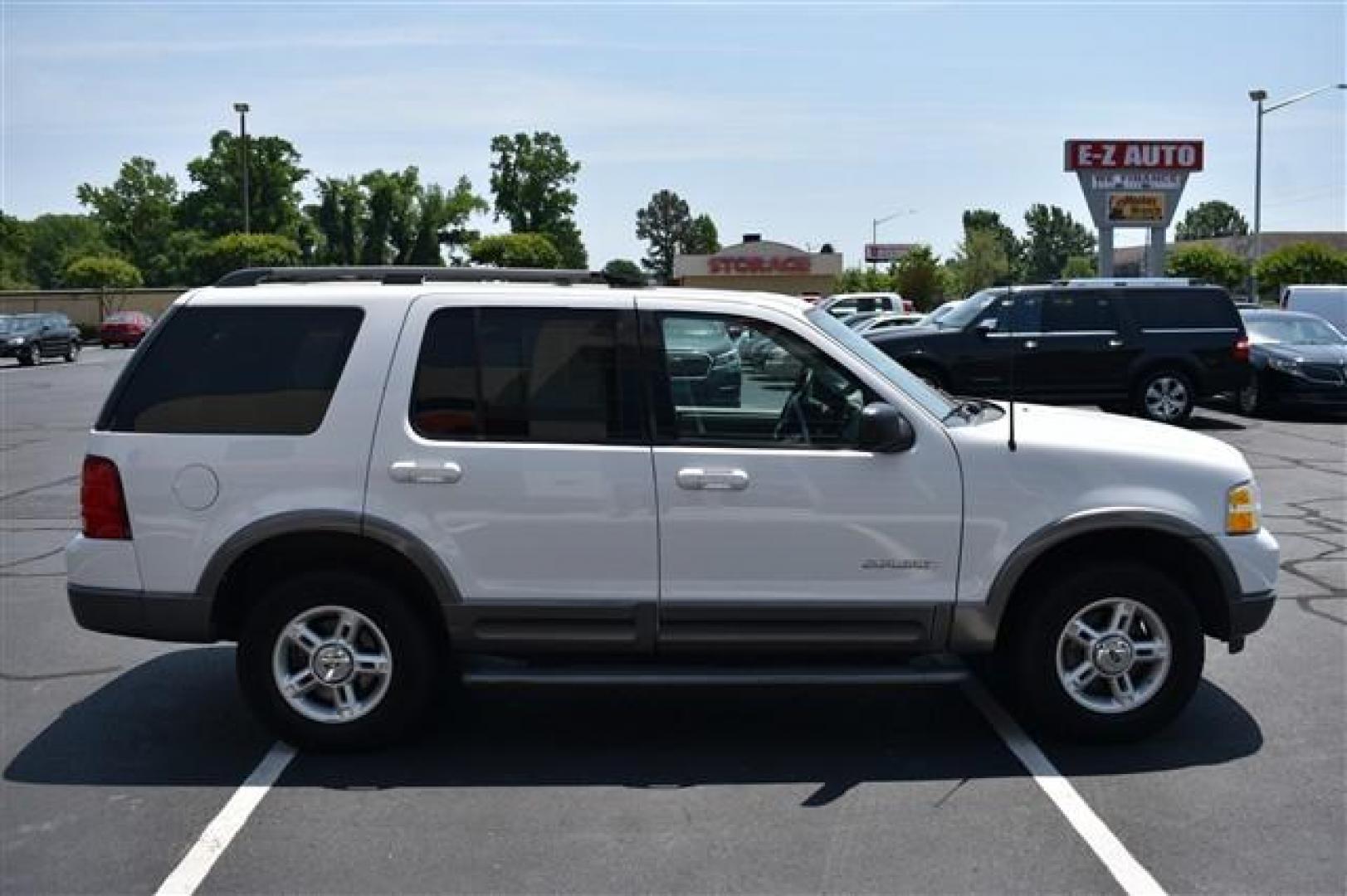 2004 Ford Explorer XLT 4.0L 4WD (1FMDU73K14Z) , 5-Speed Automatic transmission, located at 3900 Bragg Blvd., Fayetteville, NC, 28303, (910) 868-3000, 35.081905, -78.943367 - C-2 - 2004 Ford Explorer 1FMDU73K14ZA14983 - Photo#1