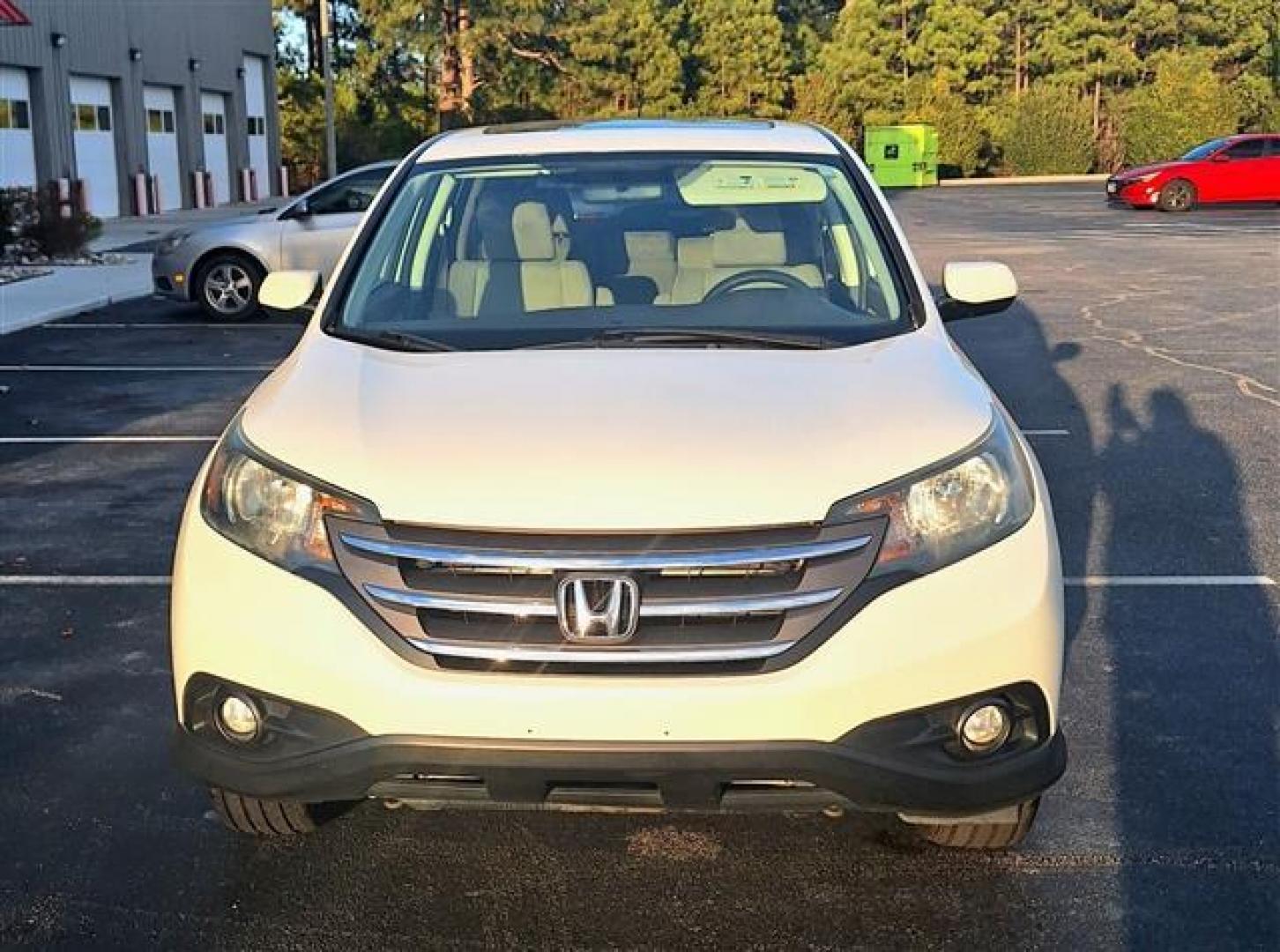 2014 Honda CR-V EX 4WD 5-Speed AT (5J6RM4H50EL) , 5-Speed Automatic transmission, located at 3900 Bragg Blvd., Fayetteville, NC, 28303, (910) 868-3000, 35.081905, -78.943367 - T-8979-R - 2014 Honda CR-V 5J6RM4H50EL085604 - Photo#3