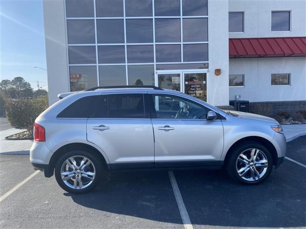 2013 Ingot Silver Metallic /Gray Ford Edge Limited AWD (2FMDK4KC6DB) , 6-Speed Automatic transmission, located at 3900 Bragg Blvd., Fayetteville, NC, 28303, (910) 868-3000, 35.081905, -78.943367 - Photo #3