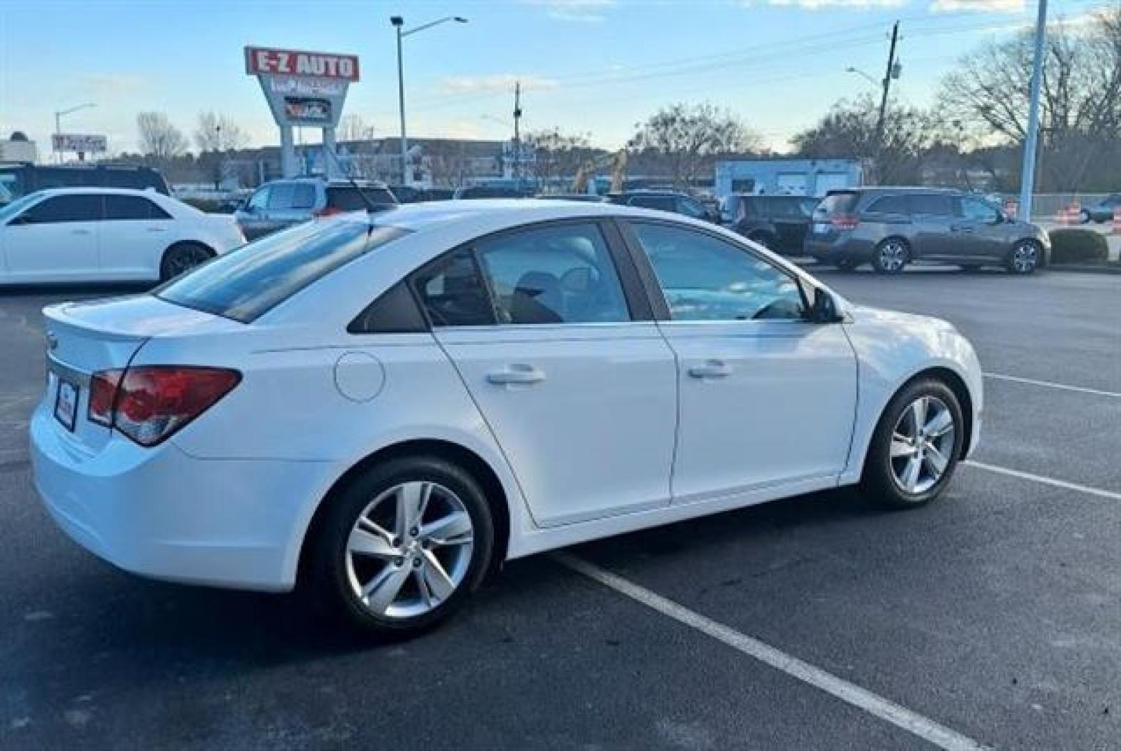 2014 White Chevrolet Cruze Diesel (1G1P75SZ3E7) , 6-Speed Automatic transmission, located at 3900 Bragg Blvd., Fayetteville, NC, 28303, (910) 868-3000, 35.081905, -78.943367 - T-9270-R - 2014 Chevrolet Cruze 1G1P75SZ3E7304837 - Photo#2