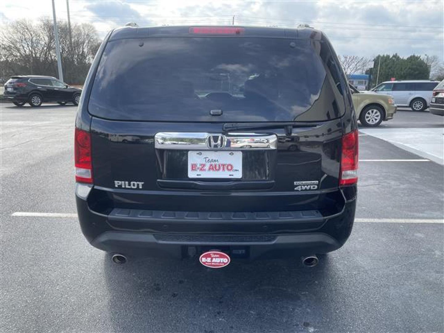 2015 Crystal Black Pearl Honda Pilot Touring 4WD 5-Spd AT with DVD (5FNYF4H9XFB) , 5-Speed Automatic transmission, located at 3900 Bragg Blvd., Fayetteville, NC, 28303, (910) 868-3000, 35.081905, -78.943367 - T-9323 - 2015 Honda Pilot 5FNYF4H9XFB009567 - Photo#3