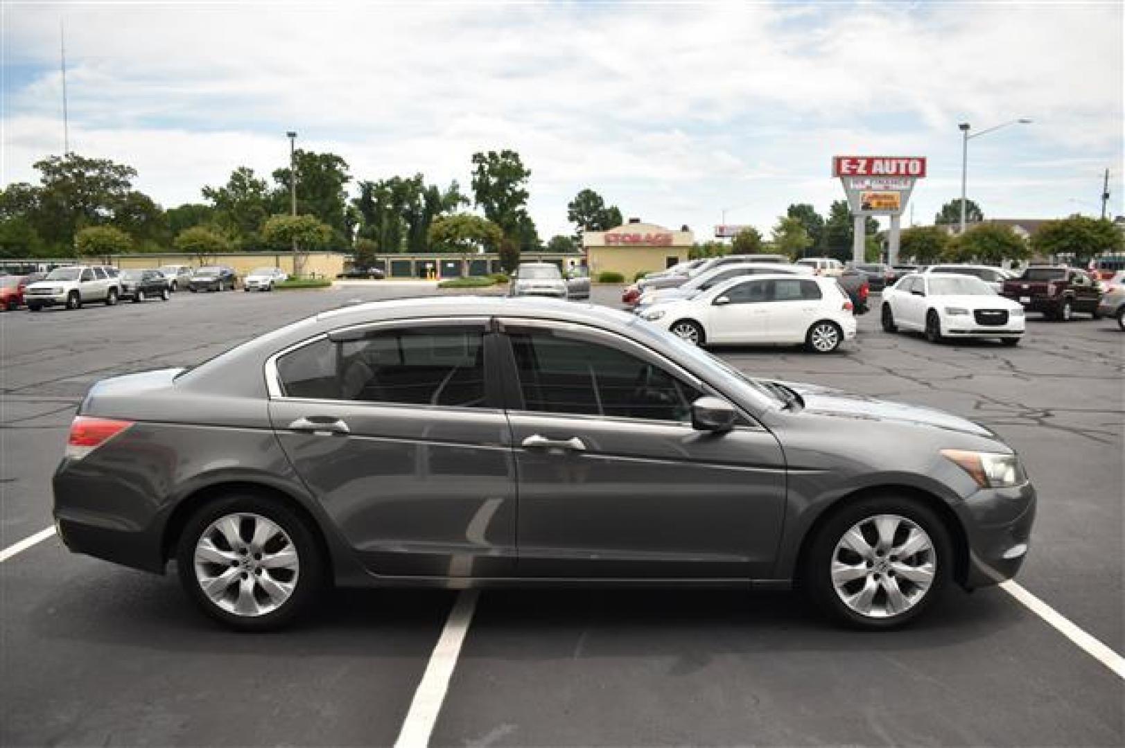 2008 Gray /Tan Honda Accord EX-L Sedan AT (1HGCP26888A) , 5-Speed Automatic transmission, located at 3900 Bragg Blvd., Fayetteville, NC, 28303, (910) 868-3000, 35.081905, -78.943367 - T-9339-R1 - 2008 Honda Accord 1HGCP26888A077062 - Photo#1