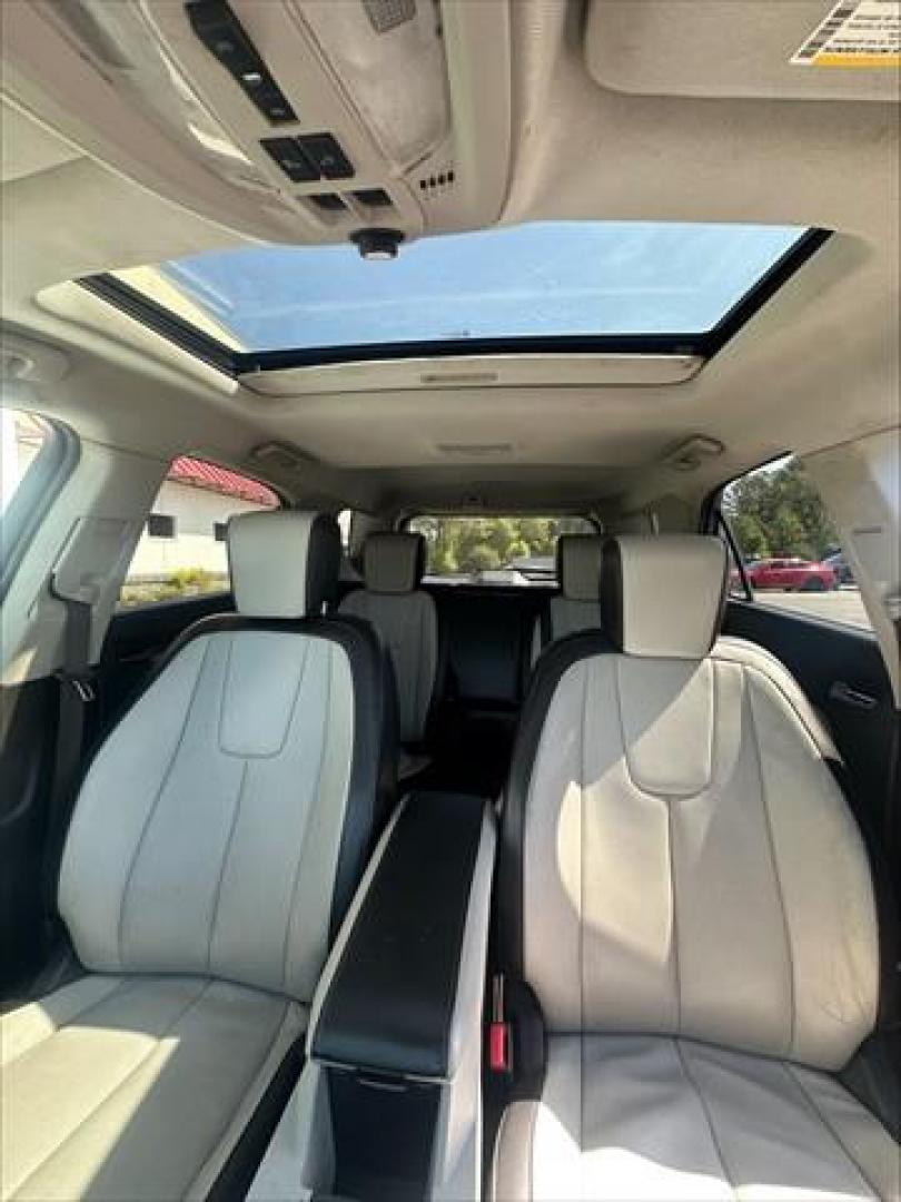 2010 Navy Blue Metallic Chevrolet Equinox LT2 FWD (2CNFLPEYXA6) , 6-Speed Automatic transmission, located at 3900 Bragg Blvd., Fayetteville, NC, 28303, (910) 868-3000, 35.081905, -78.943367 - T-9371-R2 - 2010 Chevrolet Equinox 2CNFLPEYXA6217391 - Photo#8