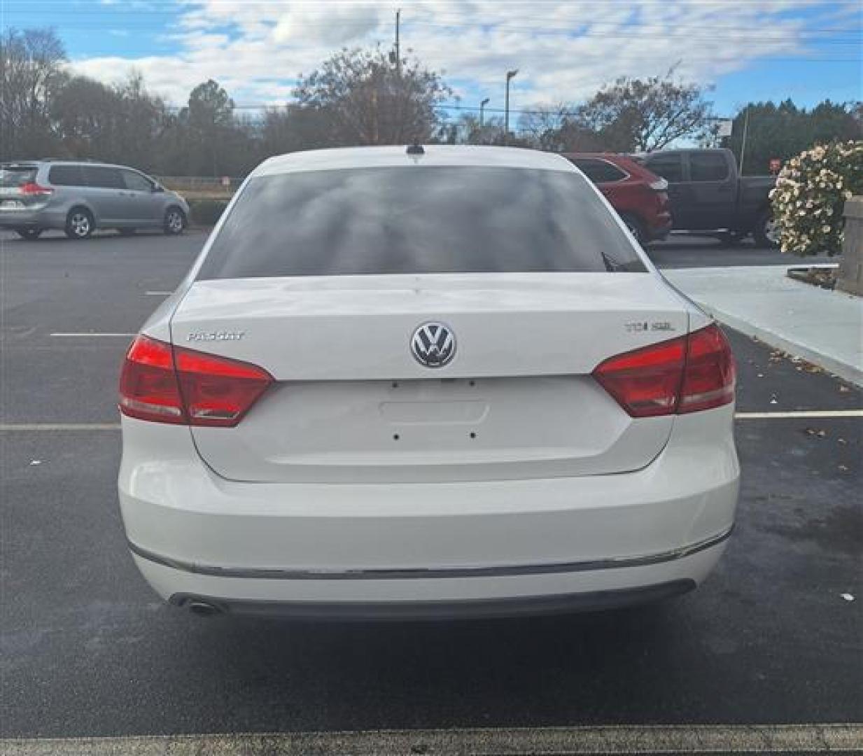 2013 Candy White Volkswagen Passat 2.0L TDI SEL Premium (1VWCN7A31DC) , 6-Speed Automatic transmission, located at 3900 Bragg Blvd., Fayetteville, NC, 28303, (910) 868-3000, 35.081905, -78.943367 - Photo#2