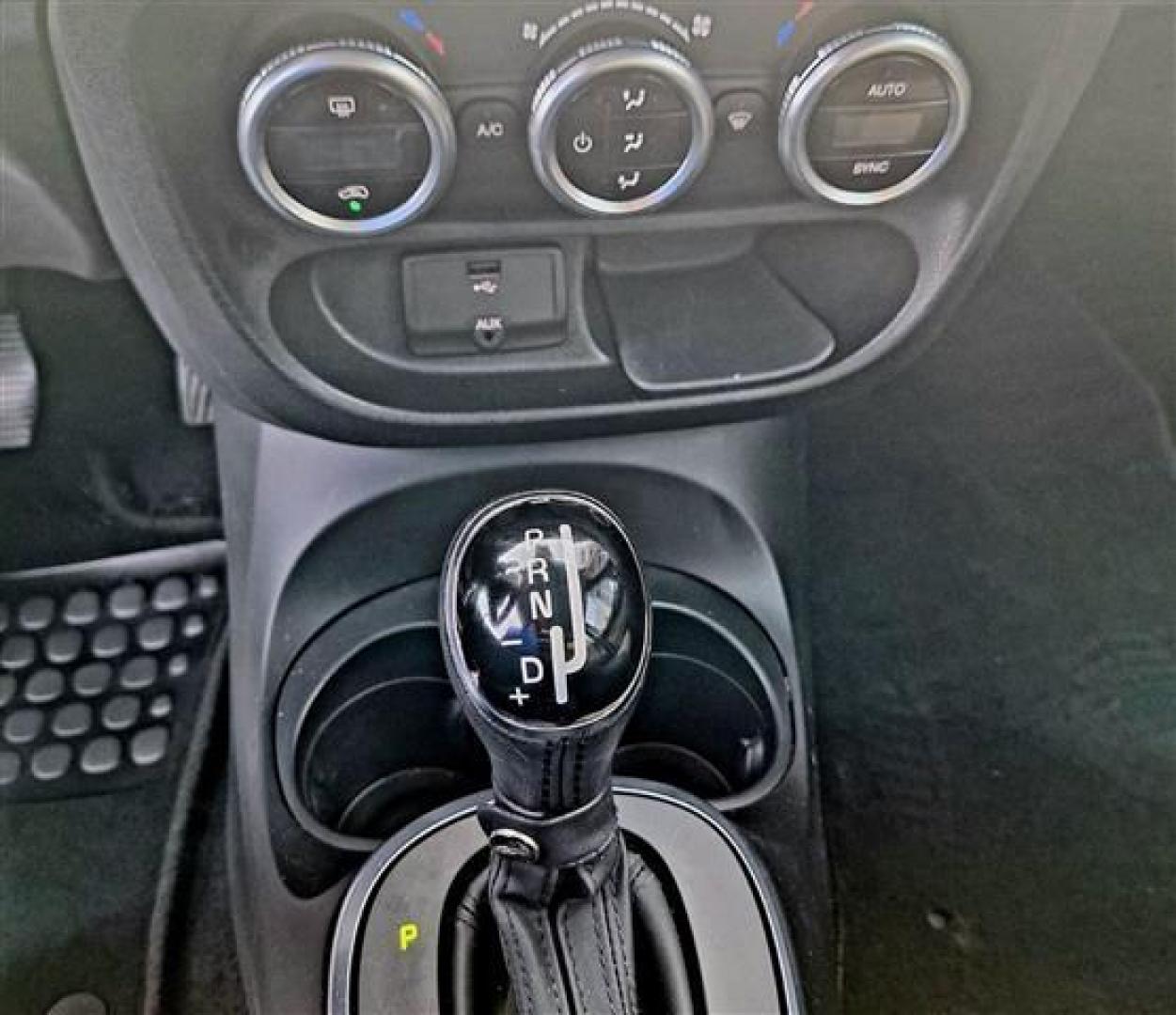 2015 Silver /Black Fiat 500L Lounge (ZFBCFACH3FZ) , 6-Speed Automatic transmission, located at 3900 Bragg Blvd., Fayetteville, NC, 28303, (910) 868-3000, 35.081905, -78.943367 - T-9508 - 2015 Fiat 500L ZFBCFACH3FZ031236 - Photo#13