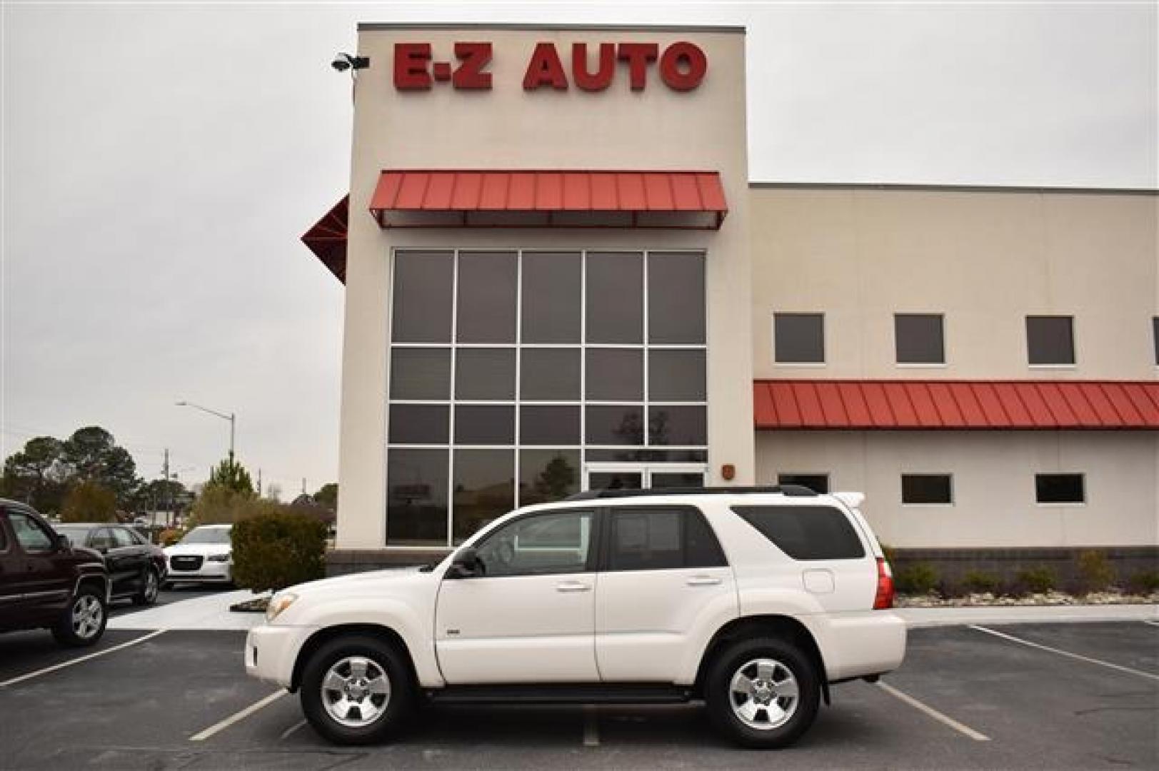 2007 White Toyota 4Runner SR5 2WD (JTEZU14RX78) , 5-Speed Automatic transmission, located at 3900 Bragg Blvd., Fayetteville, NC, 28303, (910) 868-3000, 35.081905, -78.943367 - T-9534 - 2007 Toyota 4Runner JTEZU14RX78066136 - Photo#0