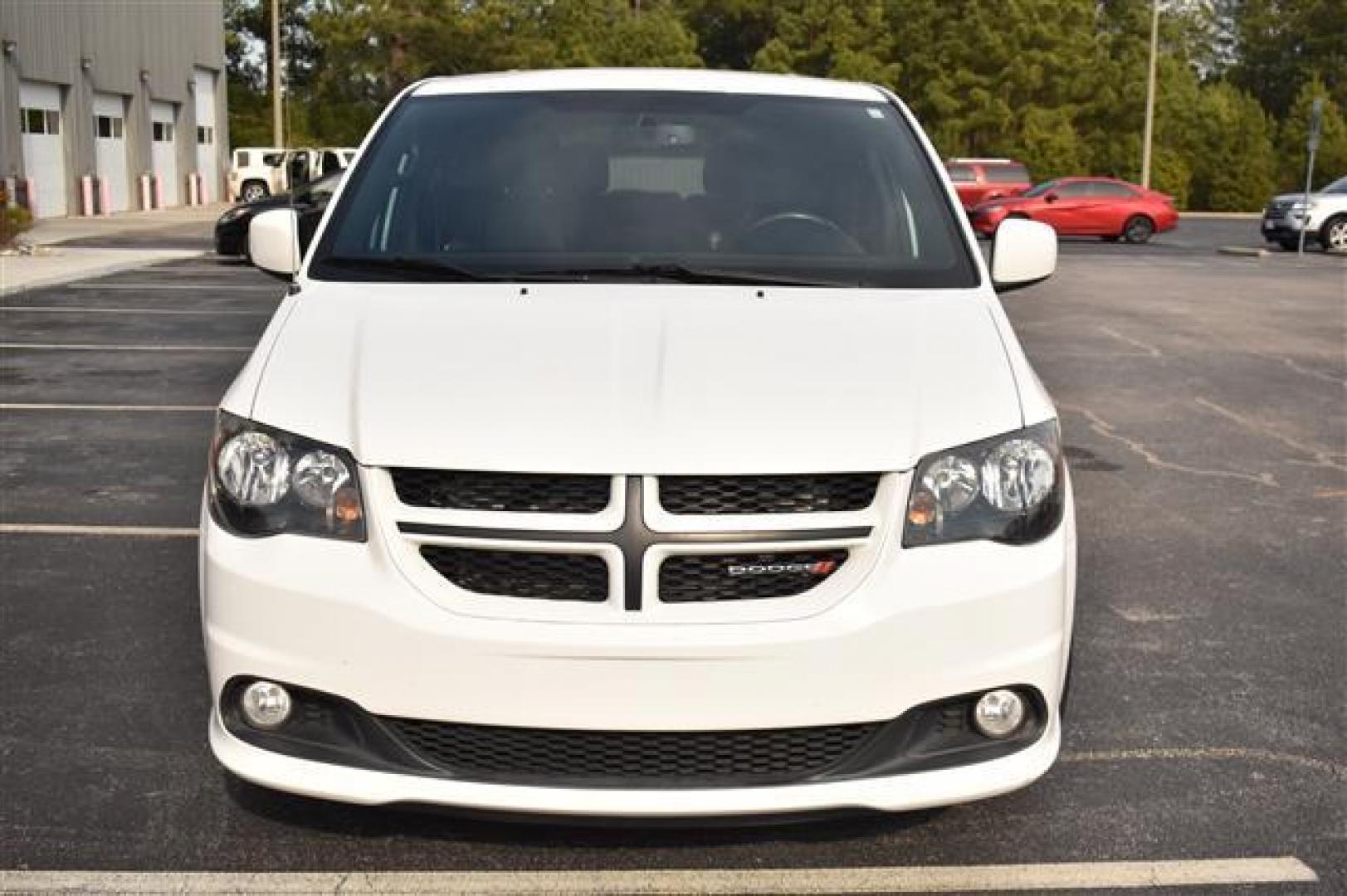 2015 White Dodge Grand Caravan R/T (2C4RDGEG1FR) , 6-Speed Automatic transmission, located at 3900 Bragg Blvd., Fayetteville, NC, 28303, (910) 868-3000, 35.081905, -78.943367 - T-9535 - 2015 Dodge Grand Caravan 2C4RDGEG1FR749446 - Photo#2