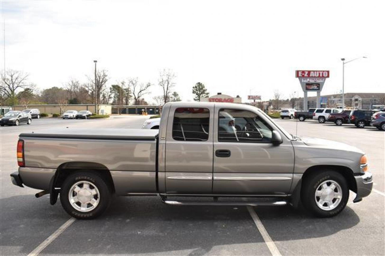 2006 Gray GMC Sierra 1500 SLE1 Ext. Cab 2WD (1GTEC19V96Z) , 4-Speed Automatic transmission, located at 3900 Bragg Blvd., Fayetteville, NC, 28303, (910) 868-3000, 35.081905, -78.943367 - Photo#1