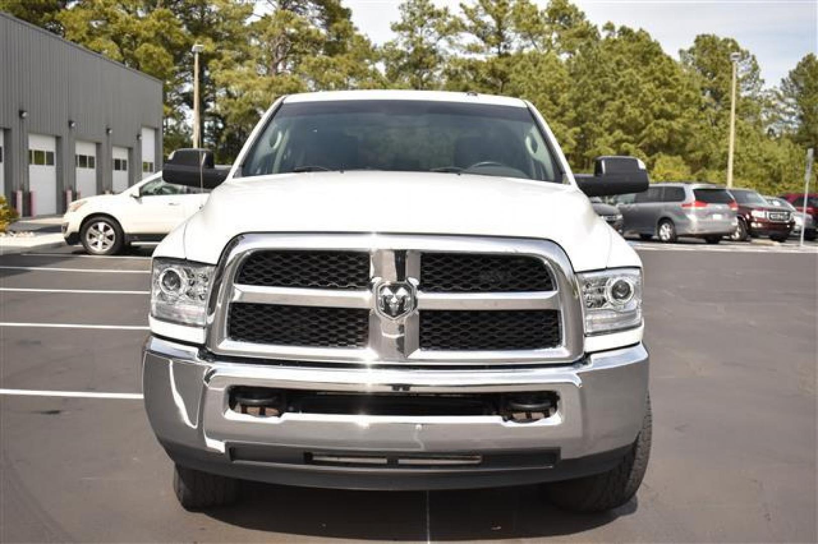 2015 Bright White Clear Coat RAM 2500 Tradesman Crew Cab SWB 4WD (3C6UR5CL5FG) , 6-Speed Automatic transmission, located at 3900 Bragg Blvd., Fayetteville, NC, 28303, (910) 868-3000, 35.081905, -78.943367 - T-9565 - 2015 RAM 2500 3C6UR5CL5FG528414 - Photo#2