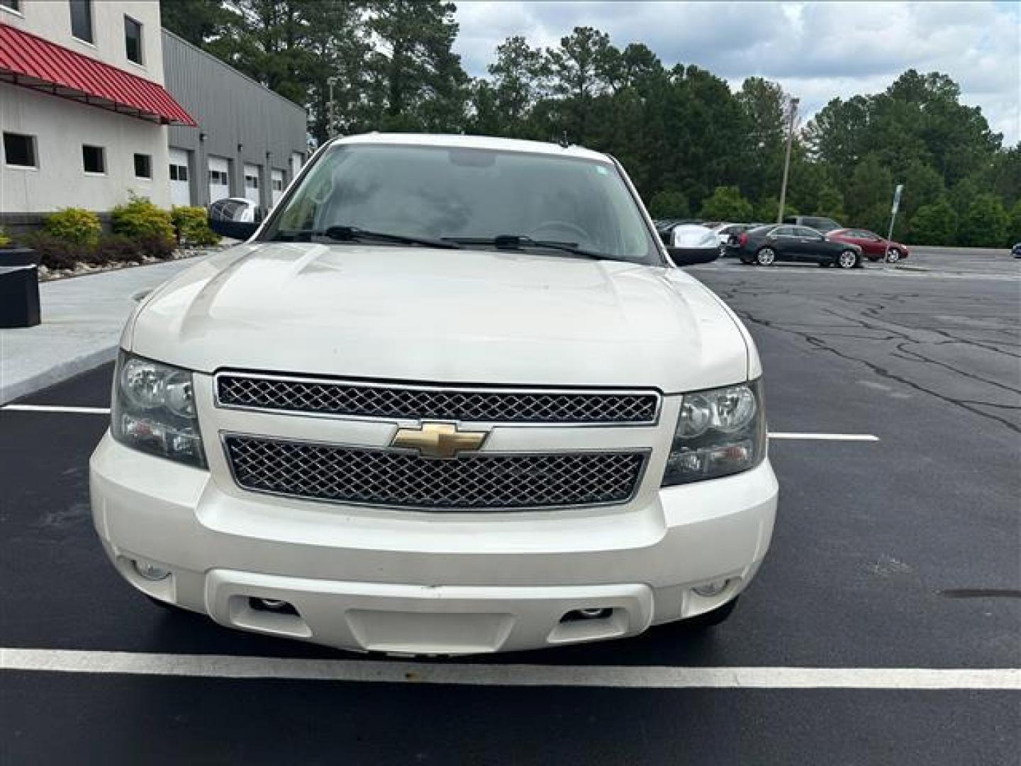 2011 White Diamond /Tan Chevrolet Suburban LTZ 1500 4WD (1GNSKKE37BR) , 6-Speed Automatic transmission, located at 3900 Bragg Blvd., Fayetteville, NC, 28303, (910) 868-3000, 35.081905, -78.943367 - T-9576-R - 2011 Chevrolet Suburban 1GNSKKE37BR177684 - Photo#1