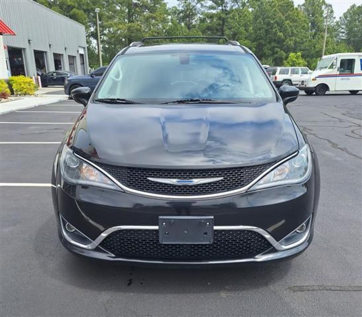 2018 Brilliant Black Crystal Pearl Coat Chrysler Pacifica Touring-L (2C4RC1BG1JR) , 9-Speed Automatic transmission, located at 3900 Bragg Blvd., Fayetteville, NC, 28303, (910) 868-3000, 35.081905, -78.943367 - T-9582 - 2018 Chrysler Pacifica 2C4RC1BG1JR149636 - Photo#1