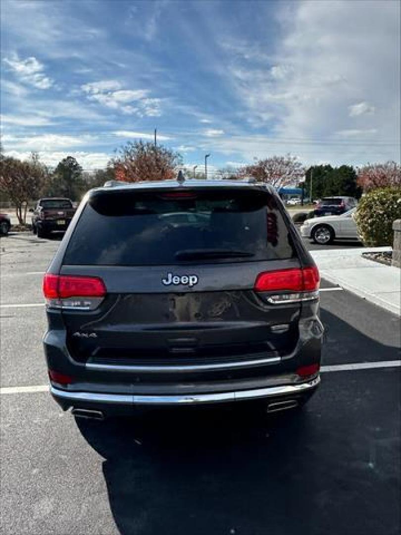 2014 Gray Jeep Grand Cherokee Summit 4WD (1C4RJFJG0EC) , 5-Speed Automatic transmission, located at 3900 Bragg Blvd., Fayetteville, NC, 28303, (910) 868-3000, 35.081905, -78.943367 - T-9583-R - 2014 Jeep Grand Cherokee 1C4RJFJG0EC214205 - Photo#3