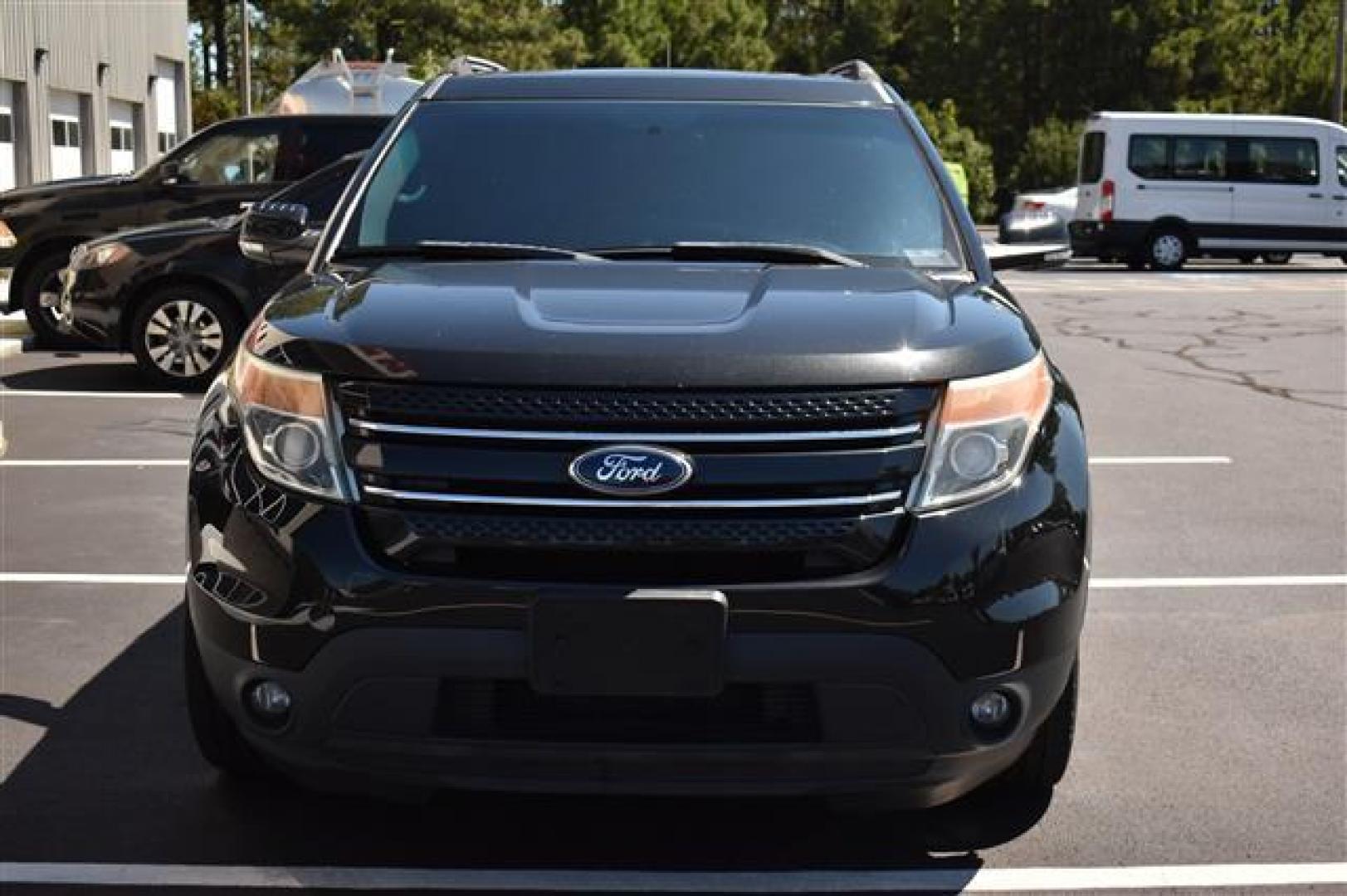 2014 Tuxedo Black Metallic Ford Explorer Limited 4WD (1FM5K8F86EG) , 6-Speed Automatic transmission, located at 3900 Bragg Blvd., Fayetteville, NC, 28303, (910) 868-3000, 35.081905, -78.943367 - T-9614 - 2014 Ford Explorer 1FM5K8F86EGC59789 - Photo#2