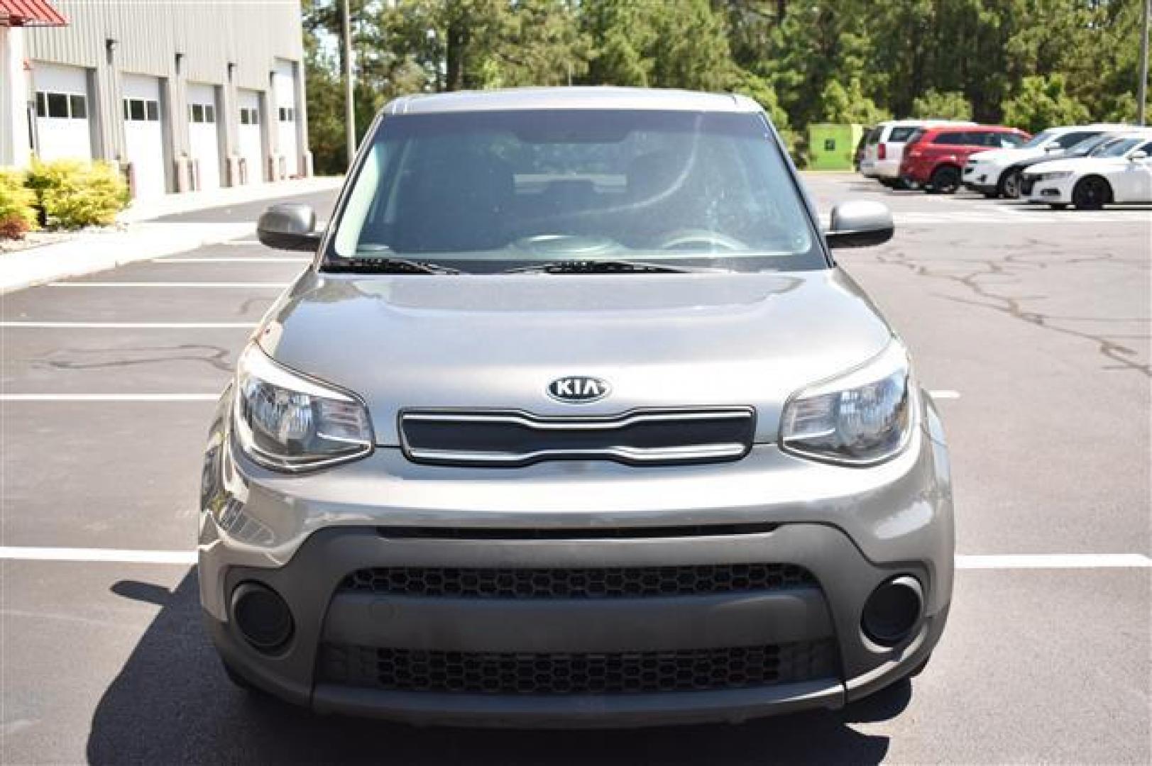 2019 Gray /Black Kia Soul Base 6A (KNDJN2A20K7) , 6-Speed Automatic transmission, located at 3900 Bragg Blvd., Fayetteville, NC, 28303, (910) 868-3000, 35.081905, -78.943367 - Photo#2