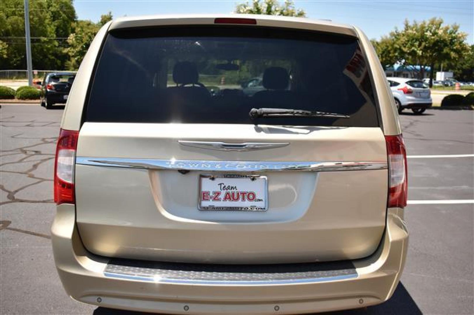 2012 Beige Chrysler Town and Country Touring-L (2C4RC1CG3CR) , 6-Speed Automatic transmission, located at 3900 Bragg Blvd., Fayetteville, NC, 28303, (910) 868-3000, 35.081905, -78.943367 - T-9621-R - 2012 Chrysler Town and Country 2C4RC1CG3CR146089 - Photo#3