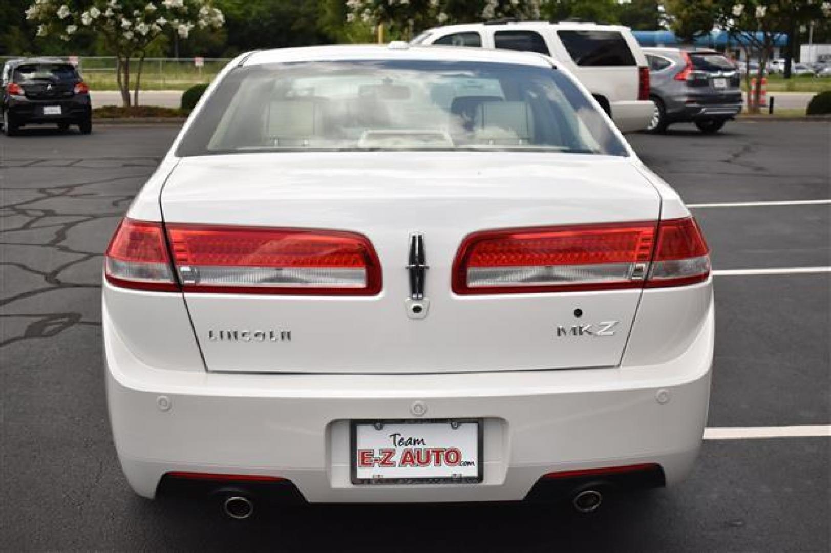 2012 White Platinum Metallic Tri Coat Lincoln MKZ FWD (3LNHL2GC9CR) , 6-Speed Automatic transmission, located at 3900 Bragg Blvd., Fayetteville, NC, 28303, (910) 868-3000, 35.081905, -78.943367 - T-9623 - 2012 Lincoln MKZ 3LNHL2GC9CR824116 - Photo#3