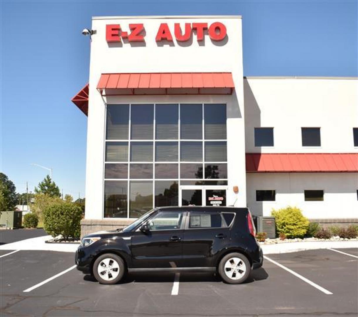 2016 Shadow Black Kia Soul Base 6M (KNDJN2A25G7) , 6-Speed Manual transmission, located at 3900 Bragg Blvd., Fayetteville, NC, 28303, (910) 868-3000, 35.081905, -78.943367 - T-9625 - 2016 Kia Soul KNDJN2A25G7387020 - Photo#0