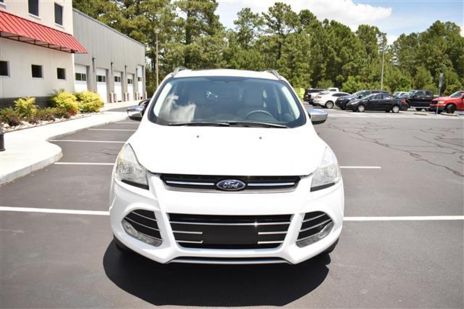 2016 White Ford Escape SE FWD (1FMCU0G75GU) , 6-Speed Automatic transmission, located at 3900 Bragg Blvd., Fayetteville, NC, 28303, (910) 868-3000, 35.081905, -78.943367 - T-9643 - 2016 Ford Escape 1FMCU0G75GUC19197 - Photo#2