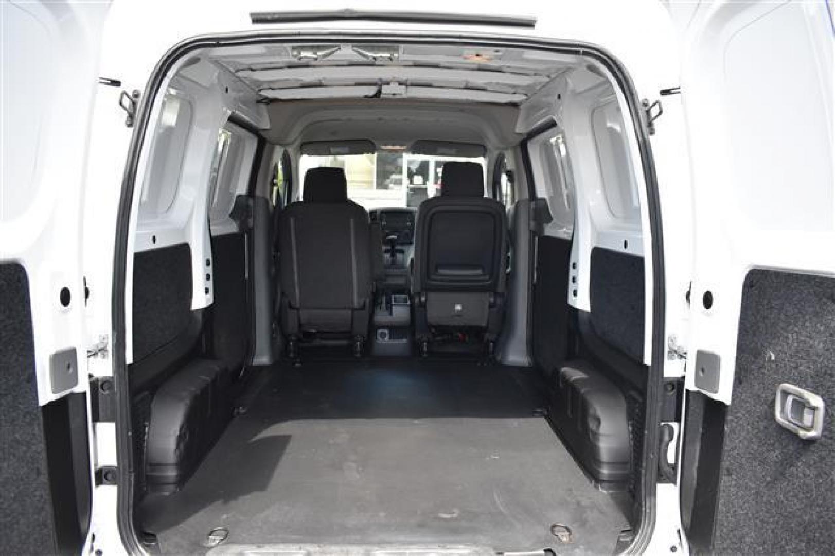 2015 Designer White Chevrolet City Express 1LT (3N63M0ZN2FK) , Continuously Variable Transmission transmission, located at 3900 Bragg Blvd., Fayetteville, NC, 28303, (910) 868-3000, 35.081905, -78.943367 - Photo#4