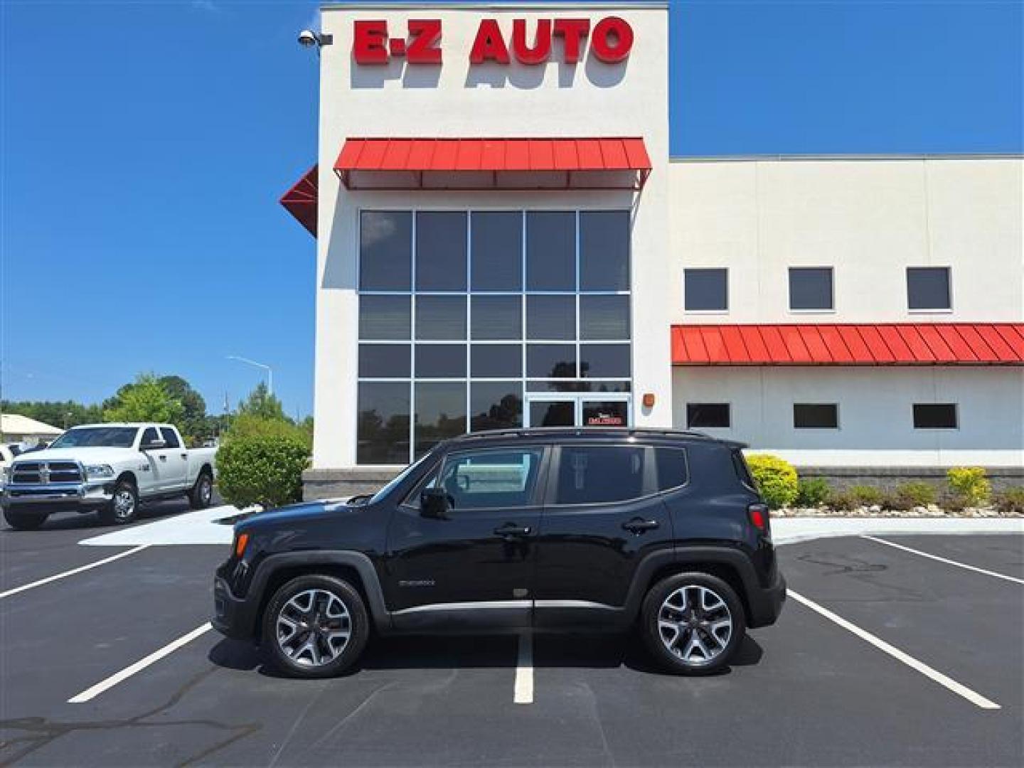 2015 Black JEEP RENEGADE LATITUDE (ZACCJABT0FP) , Automatic transmission, located at 3900 Bragg Blvd., Fayetteville, NC, 28303, (910) 868-3000, 35.081905, -78.943367 - Photo#0