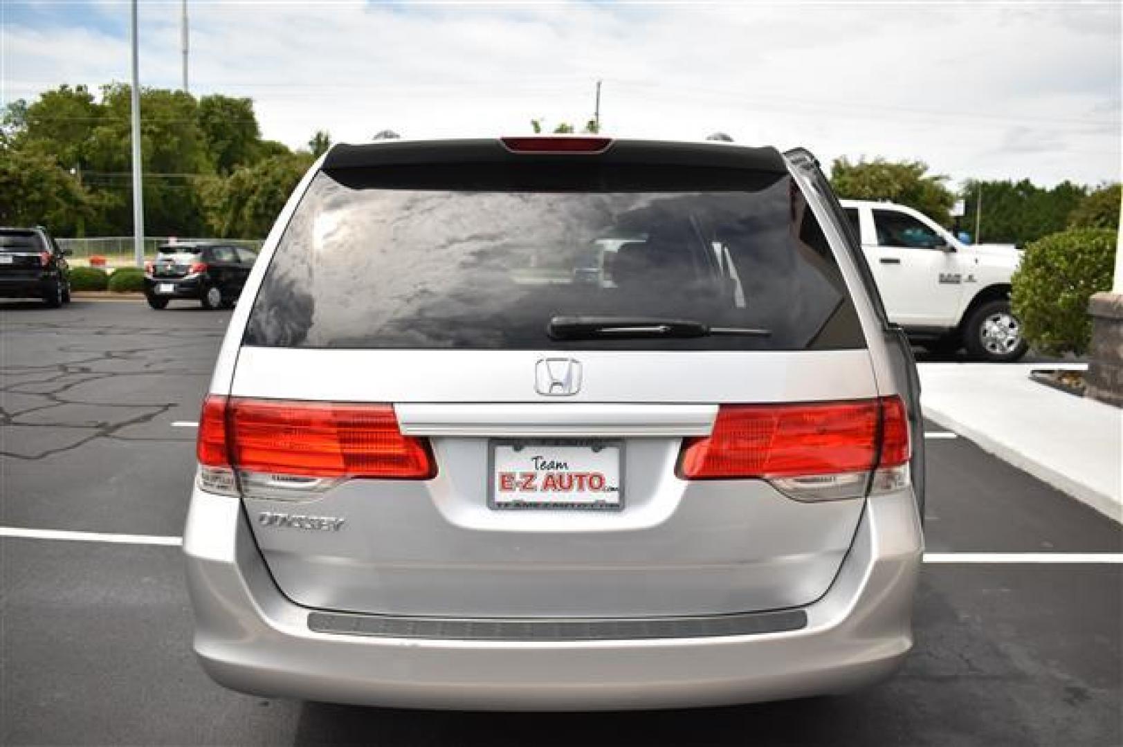 2010 Silver /Gray Honda Odyssey EX (5FNRL3H41AB) , 5-Speed Automatic transmission, located at 3900 Bragg Blvd., Fayetteville, NC, 28303, (910) 868-3000, 35.081905, -78.943367 - T-9656 - 2010 Honda Odyssey 5FNRL3H41AB075848 - Photo#3