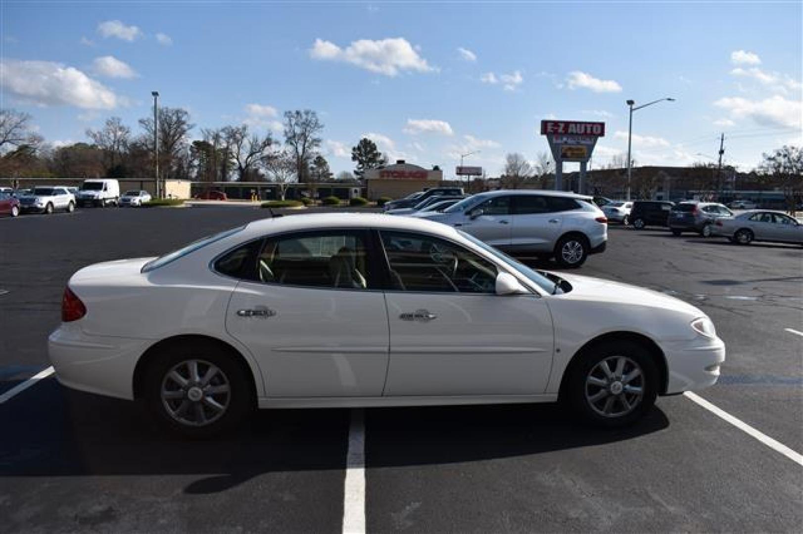 2007 Buick LaCrosse CXL (2G4WD582771) , 4-Speed Automatic transmission, located at 3900 Bragg Blvd., Fayetteville, NC, 28303, (910) 868-3000, 35.081905, -78.943367 - T-9658 - 2007 Buick LaCrosse 2G4WD582771249939 - Photo#1