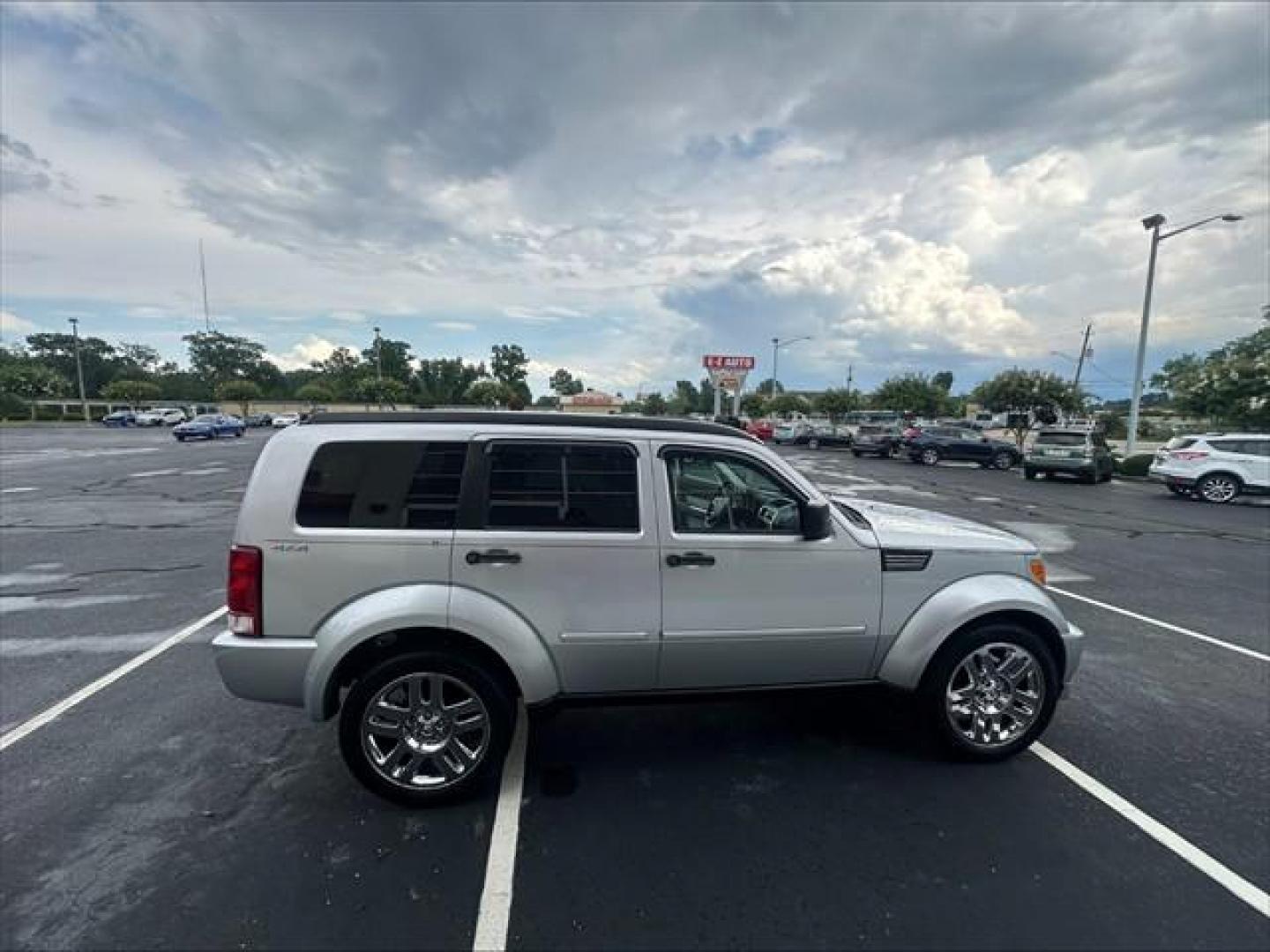 2010 Silver Dodge Nitro SXT 4WD (1D4PU5GX0AW) , 5-Speed Automatic transmission, located at 3900 Bragg Blvd., Fayetteville, NC, 28303, (910) 868-3000, 35.081905, -78.943367 - T-9690-R - 2010 Dodge Nitro 1D4PU5GX0AW108963- Photo#2