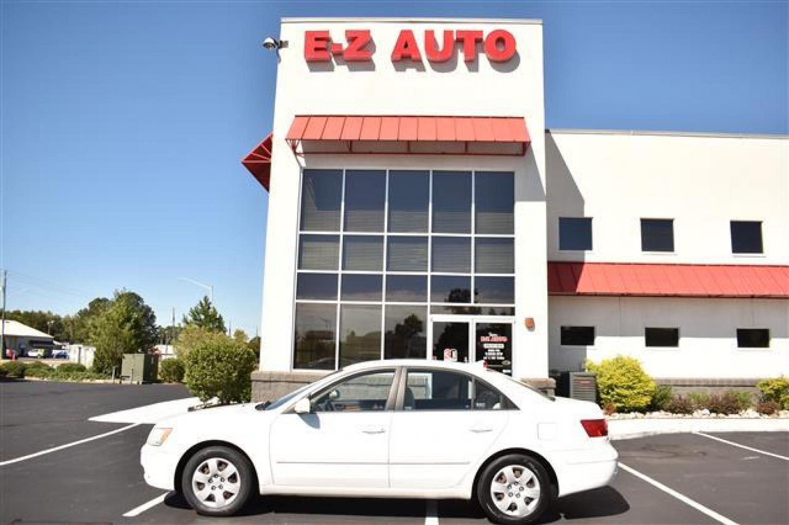 2009 Powder White Pearl Hyundai Sonata GLS (5NPET46C39H) , 5-Speed Automatic transmission, located at 3900 Bragg Blvd., Fayetteville, NC, 28303, (910) 868-3000, 35.081905, -78.943367 - 1-C - 2009 Hyundai Sonata 5NPET46C39H428666 - Photo#0