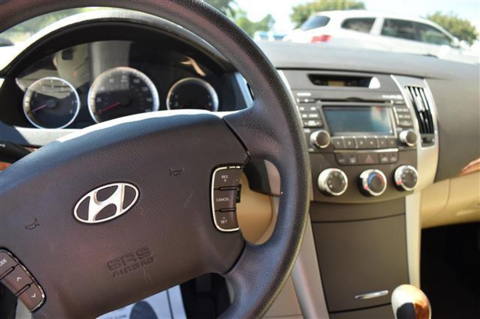 2009 Powder White Pearl Hyundai Sonata GLS (5NPET46C39H) , 5-Speed Automatic transmission, located at 3900 Bragg Blvd., Fayetteville, NC, 28303, (910) 868-3000, 35.081905, -78.943367 - 1-C - 2009 Hyundai Sonata 5NPET46C39H428666 - Photo#7