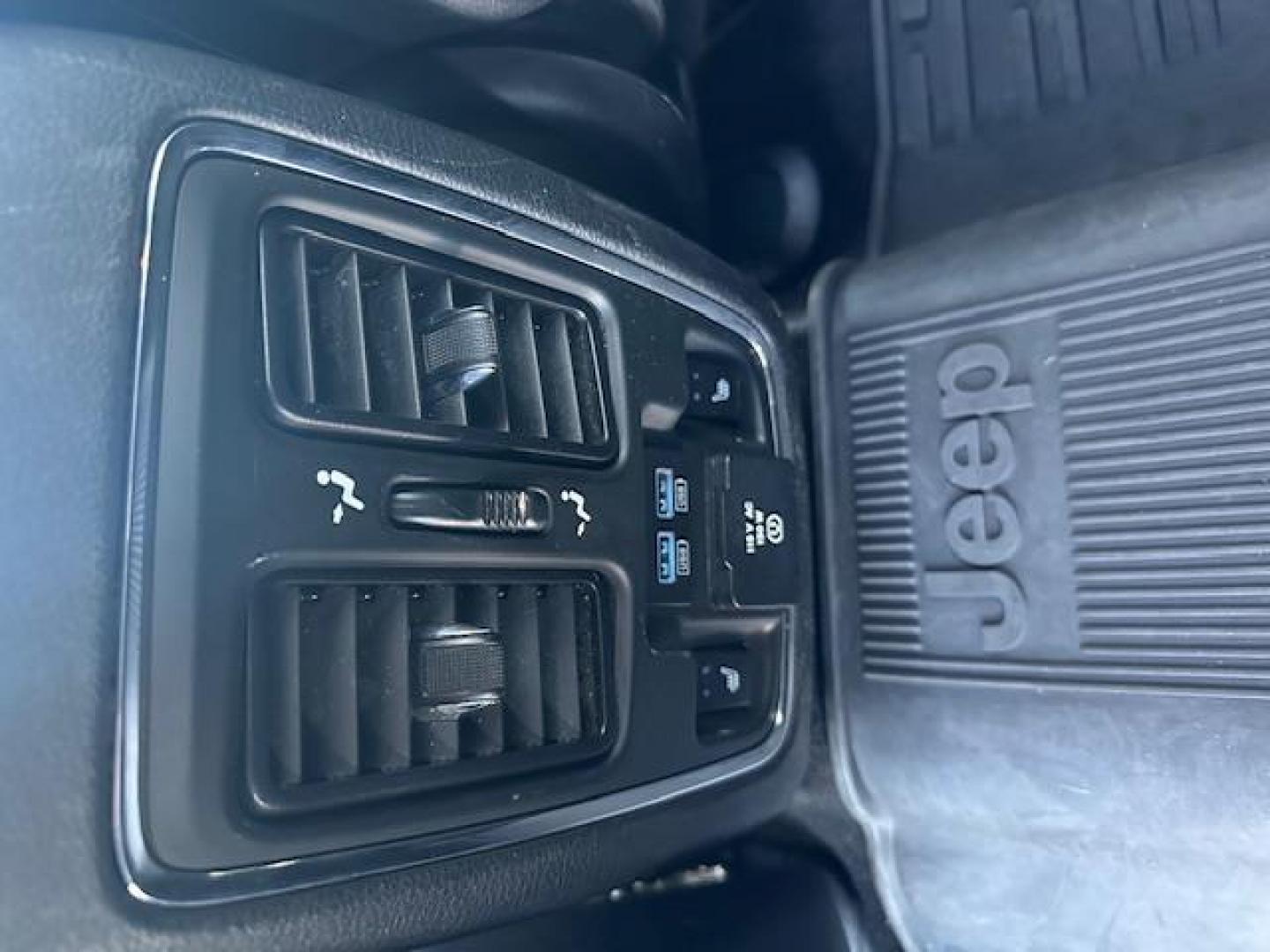 2014 Bright White Clearcoat Jeep Grand Cherokee Overland 4WD (1C4RJFCT9EC) , 5-Speed Automatic transmission, located at 3900 Bragg Blvd., Fayetteville, NC, 28303, (910) 868-3000, 35.081905, -78.943367 - T-9804 - 2014 Jeep Grand Cherokee 1C4RJFCT9EC105381 - Photo#11