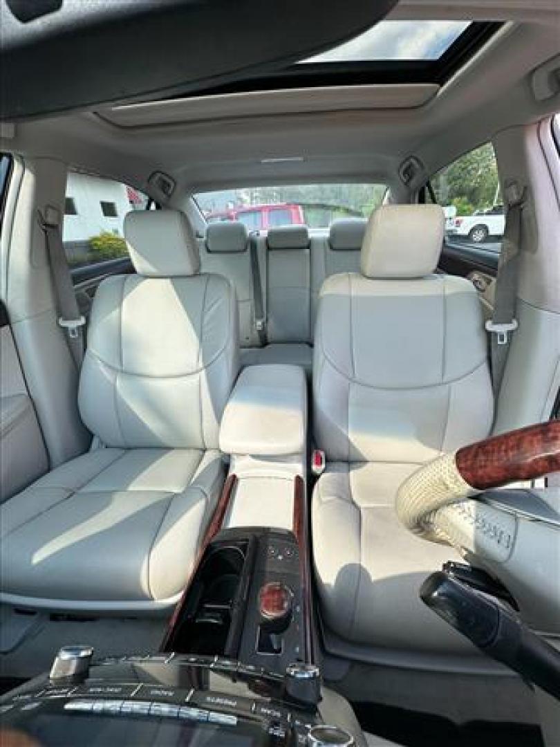 2012 Black /Tan Toyota Avalon Base (4T1BK3DB0CU) , 6-Speed Automatic transmission, located at 3900 Bragg Blvd., Fayetteville, NC, 28303, (910) 868-3000, 35.081905, -78.943367 - T-9823 - 2012 Toyota Avalon 4T1BK3DB0CU445685 - Photo#8