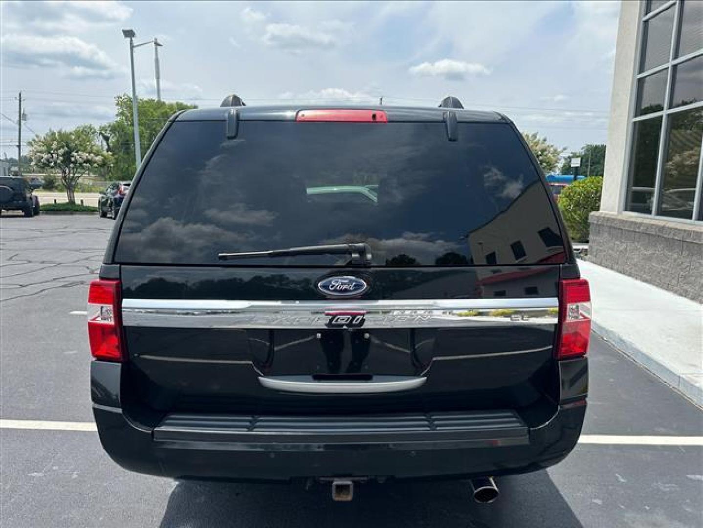 2015 Tuxedo Black Metallic Ford Expedition EL Platinum 2WD (1FMJK1LT0FE) , 6-Speed Automatic transmission, located at 3900 Bragg Blvd., Fayetteville, NC, 28303, (910) 868-3000, 35.081905, -78.943367 - T-9829 - 2015 Ford Expedition 1FMJK1LT0FEF19728 - Photo#3