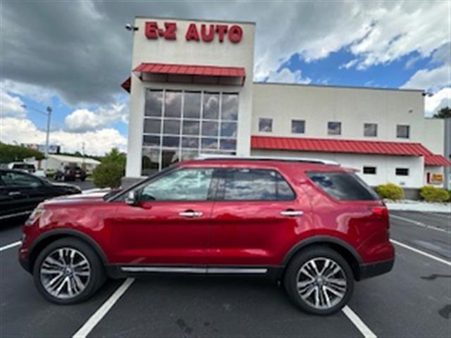 photo of 2017 Ford Explorer Platinum AWD