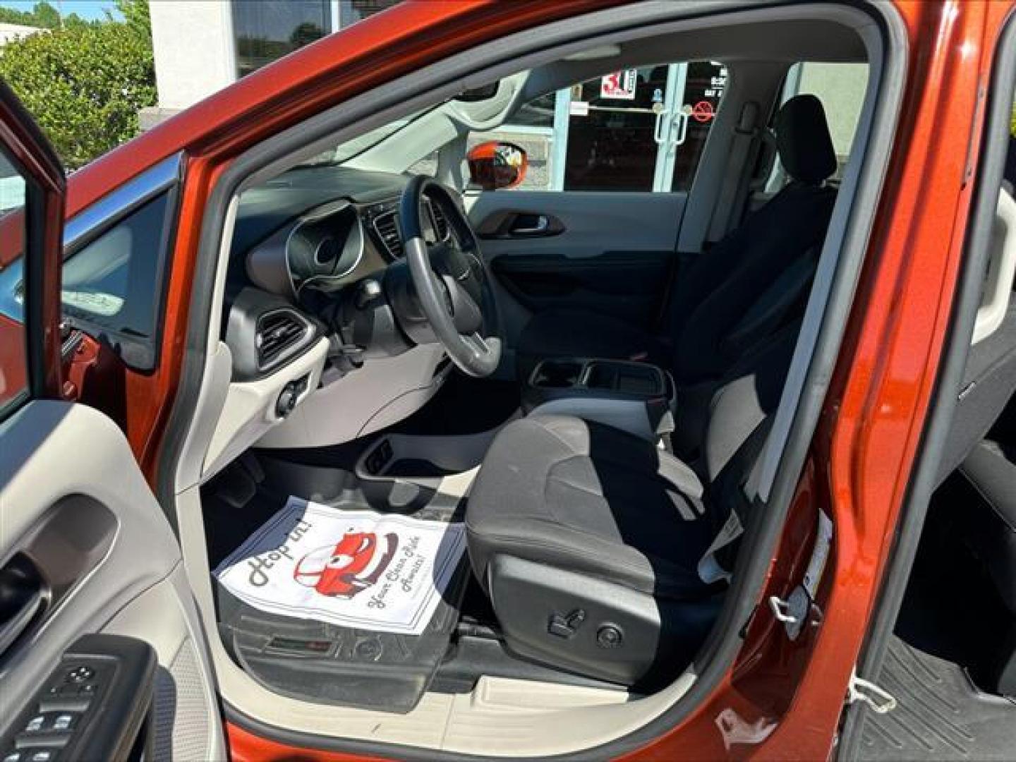 2018 Orange Chrysler Pacifica Touring Plus (2C4RC1FG6JR) , 9-Speed Automatic transmission, located at 3900 Bragg Blvd., Fayetteville, NC, 28303, (910) 868-3000, 35.081905, -78.943367 - Photo#6