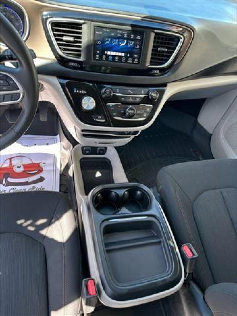 2018 Orange Chrysler Pacifica Touring Plus (2C4RC1FG6JR) , 9-Speed Automatic transmission, located at 3900 Bragg Blvd., Fayetteville, NC, 28303, (910) 868-3000, 35.081905, -78.943367 - Photo#9
