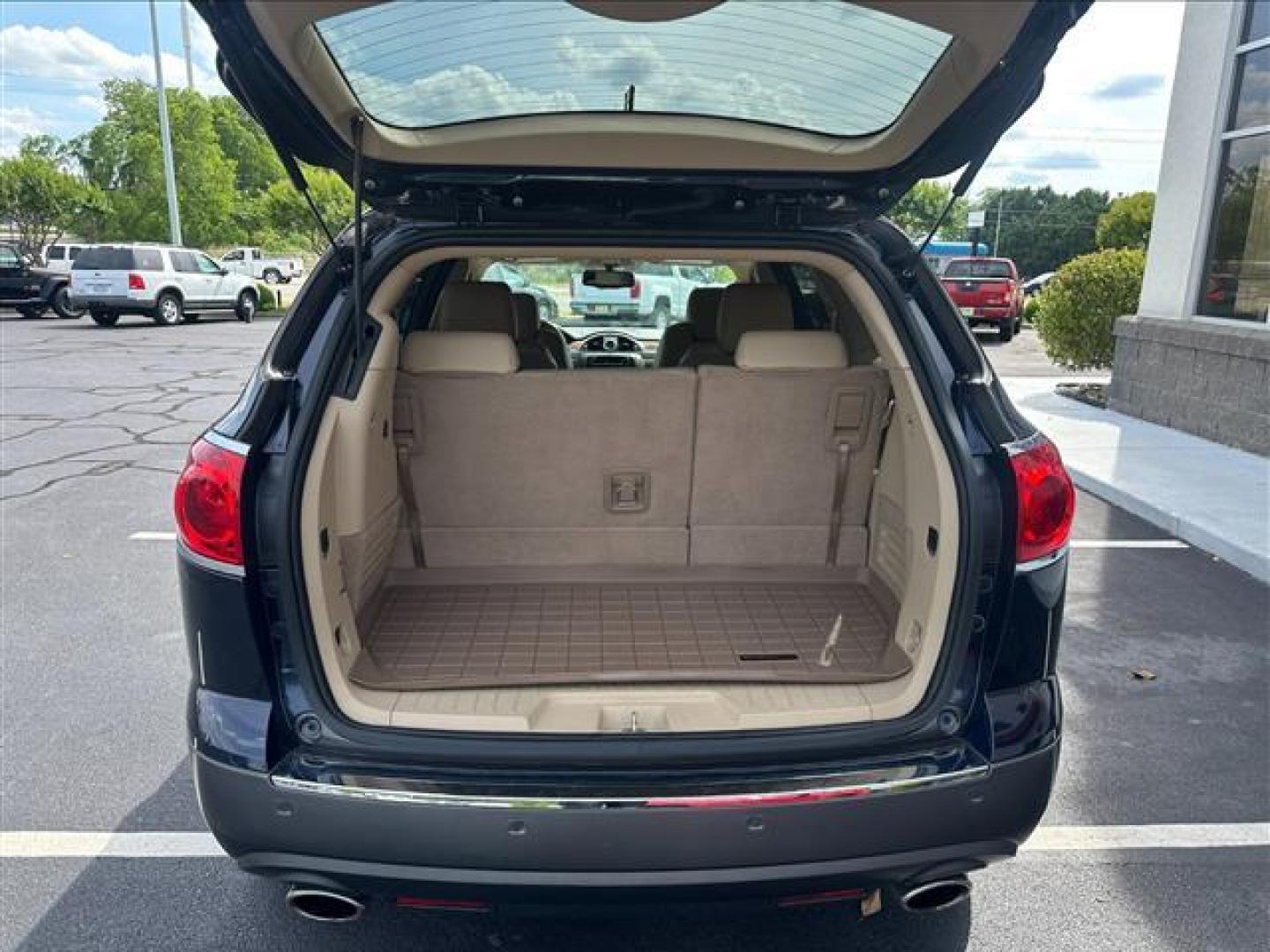 2012 Blue Buick Enclave Leather FWD (5GAKRCED4CJ) , 6-Speed Automatic Overdrive transmission, located at 3900 Bragg Blvd., Fayetteville, NC, 28303, (910) 868-3000, 35.081905, -78.943367 - T-9837 - 2012 Buick Enclave 5GAKRCED4CJ113414 - Photo#4