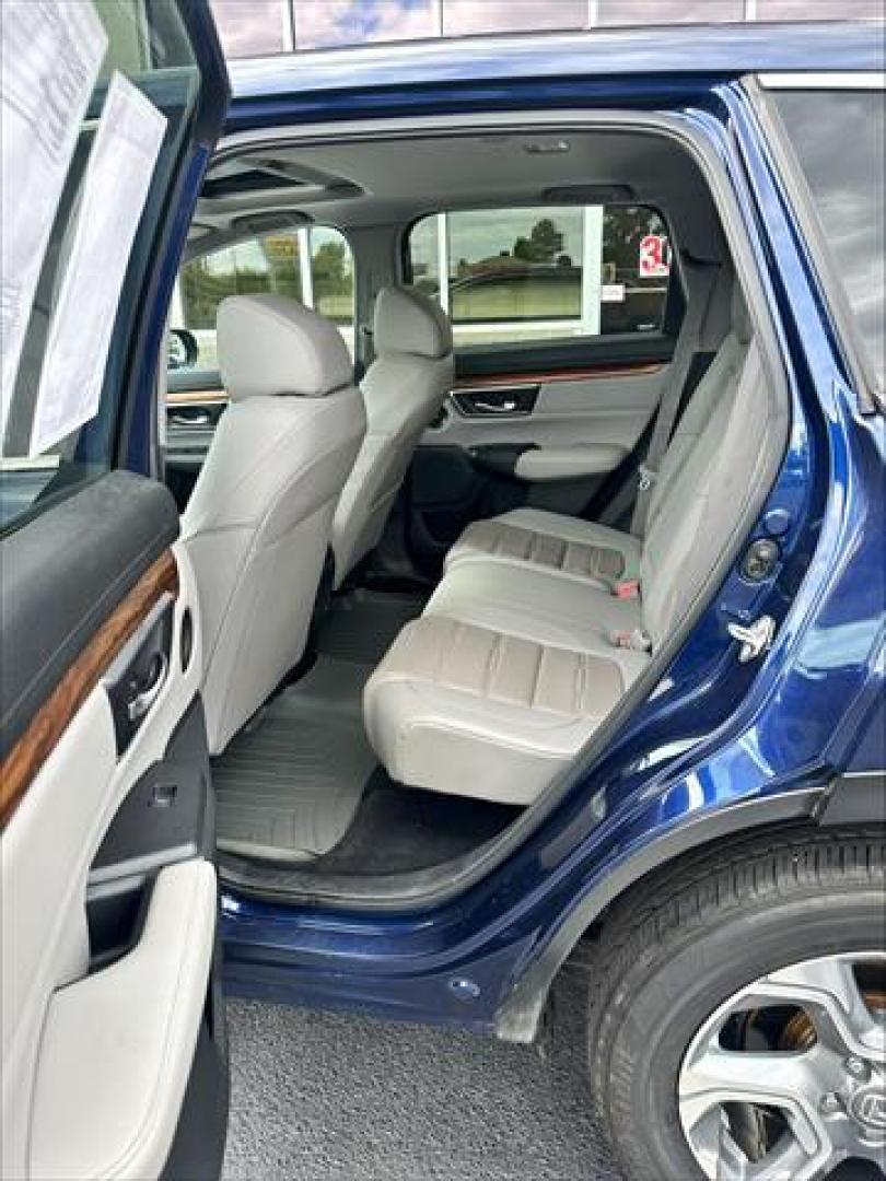 2017 Obsidian Blue Pearl Honda CR-V EX-L AWD (2HKRW2H83HH) , Continuously Variable Transmission transmission, located at 3900 Bragg Blvd., Fayetteville, NC, 28303, (910) 868-3000, 35.081905, -78.943367 - T-9839 - 2017 Honda CR-V 2HKRW2H83HH680437 - Photo#6