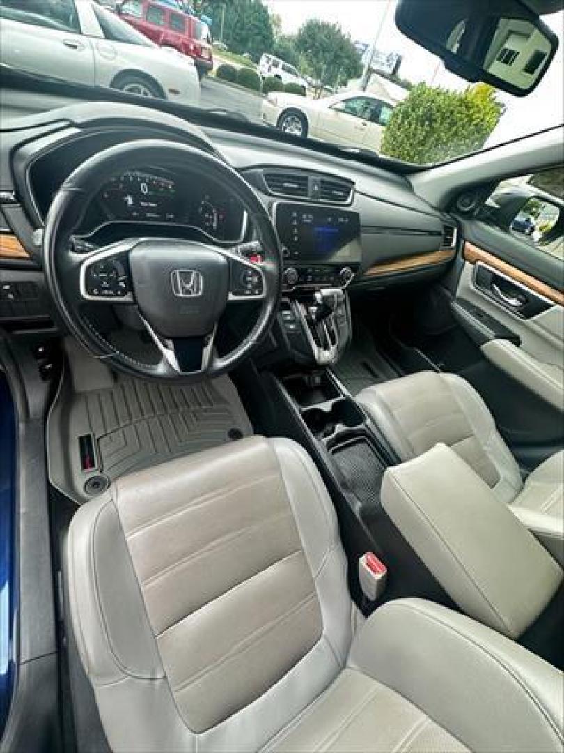 2017 Obsidian Blue Pearl Honda CR-V EX-L AWD (2HKRW2H83HH) , Continuously Variable Transmission transmission, located at 3900 Bragg Blvd., Fayetteville, NC, 28303, (910) 868-3000, 35.081905, -78.943367 - T-9839 - 2017 Honda CR-V 2HKRW2H83HH680437 - Photo#8