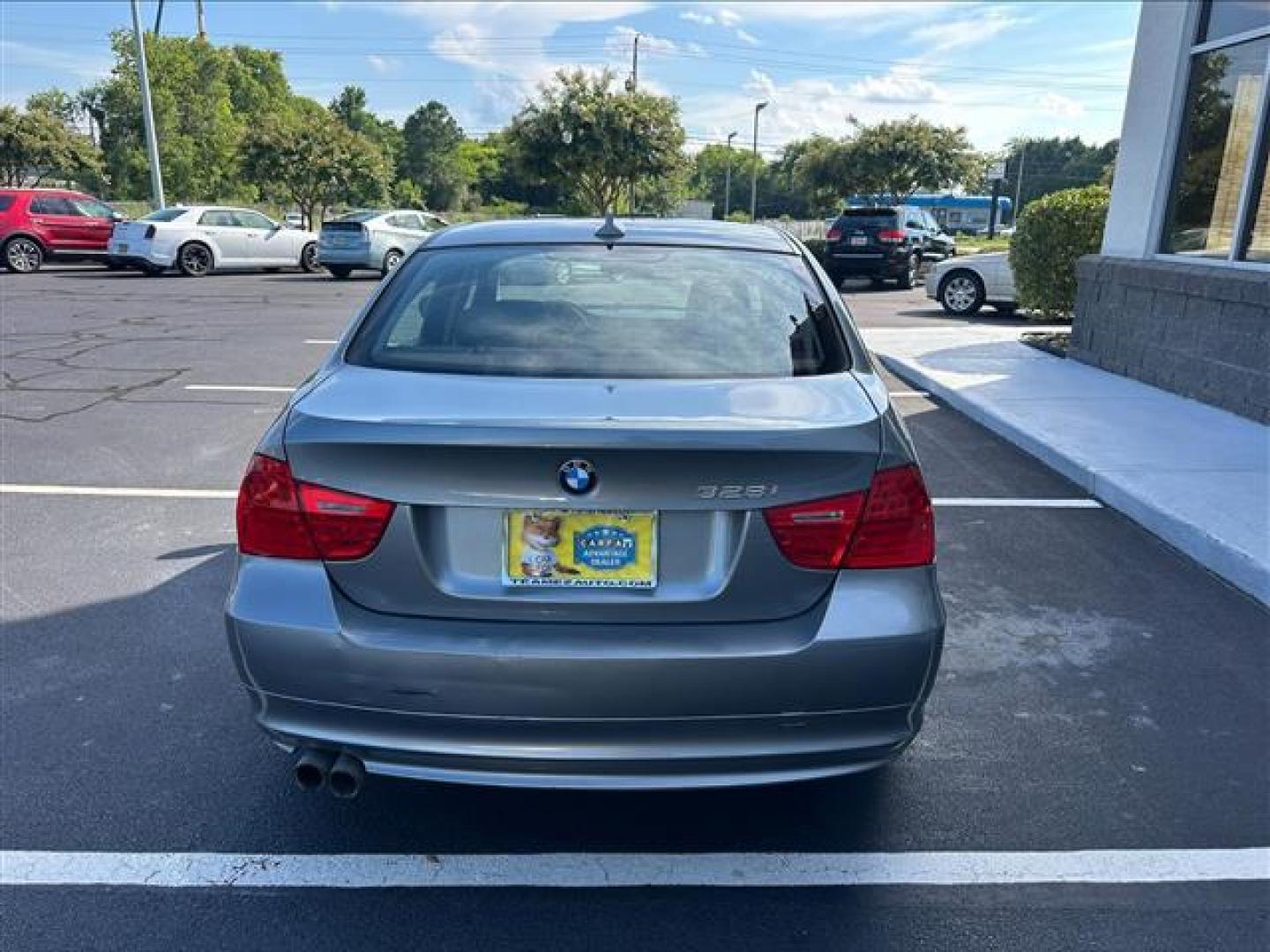 2009 Gray BMW 3-Series 328i (WBAPH73529E) , 6-Speed Automatic transmission, located at 3900 Bragg Blvd., Fayetteville, NC, 28303, (910) 868-3000, 35.081905, -78.943367 - T-9848 - 2009 BMW 3-Series WBAPH73529E128261 - Photo#3