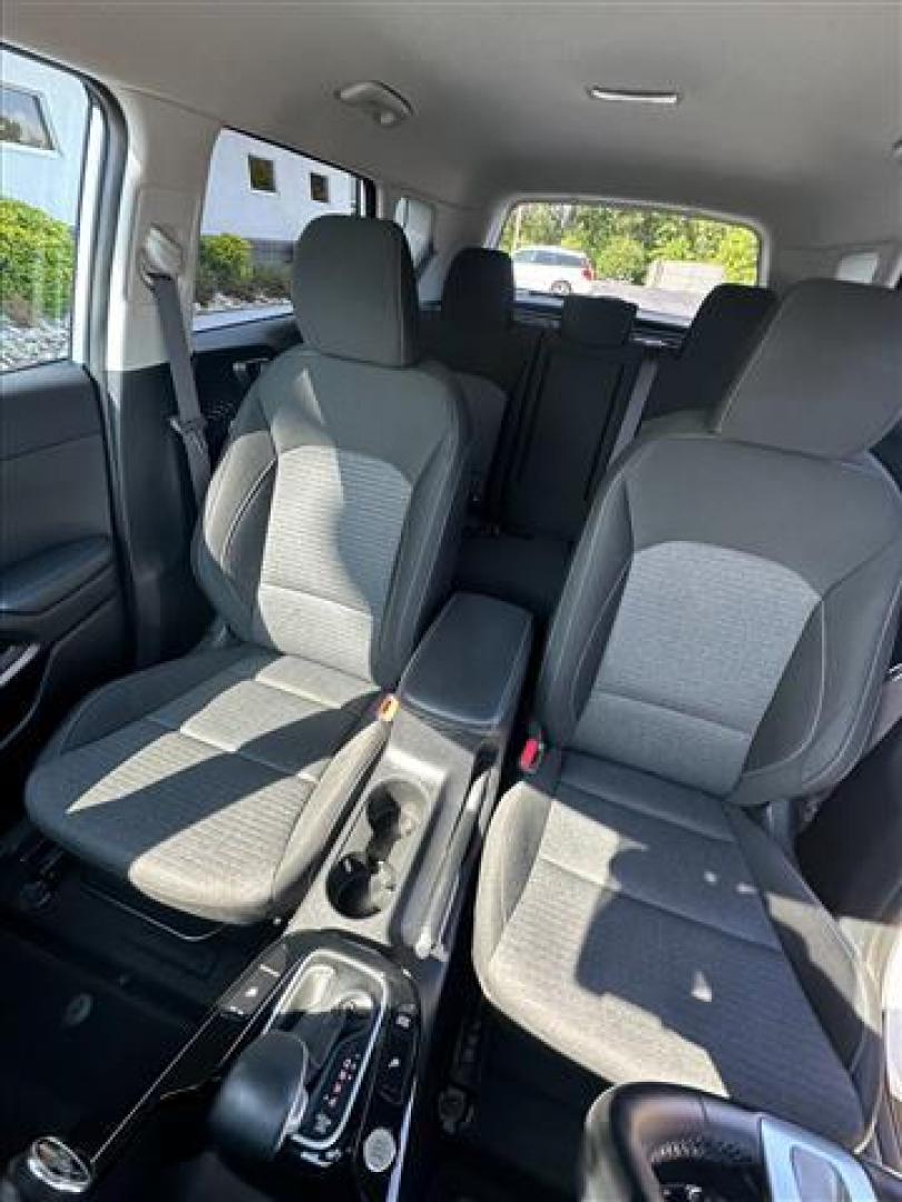 2020 Snow White Pearl Kia Soul EX (KNDJ33AU3L7) , Continuously Variable Transmission transmission, located at 3900 Bragg Blvd., Fayetteville, NC, 28303, (910) 868-3000, 35.081905, -78.943367 - T-9853 - 2020 Kia Soul KNDJ33AU3L7714327 - Photo#8