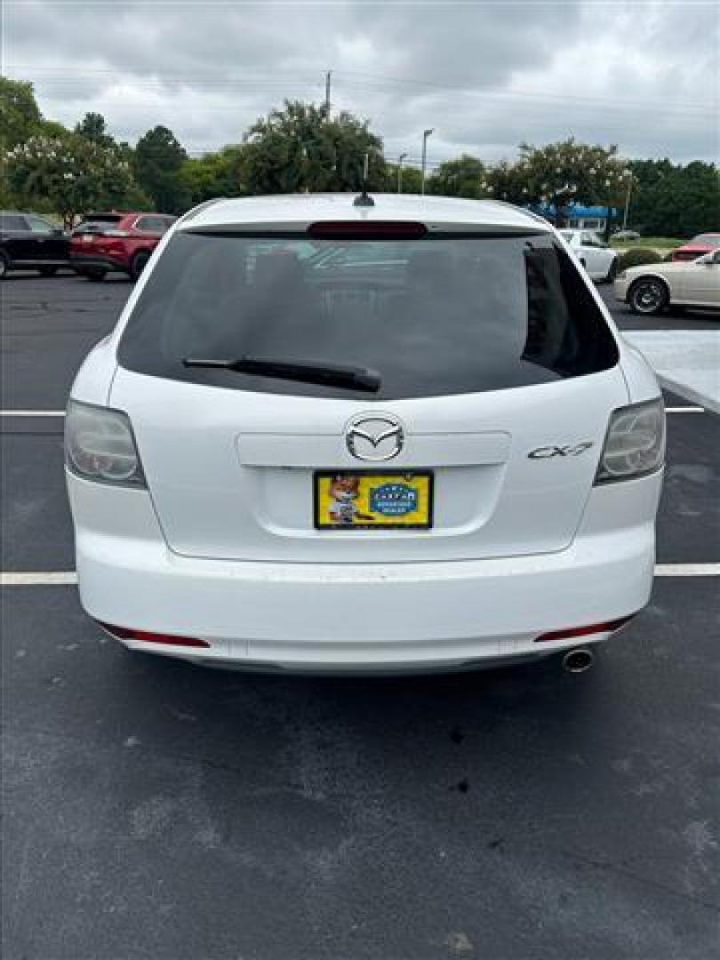 2011 Crystal White Pearl Mazda CX-7 i Touring (JM3ER2C53B0) , 6-Speed Automatic transmission, located at 3900 Bragg Blvd., Fayetteville, NC, 28303, (910) 868-3000, 35.081905, -78.943367 - T-9863 - 2011 Mazda CX-7 JM3ER2C53B0399978 - Photo#3