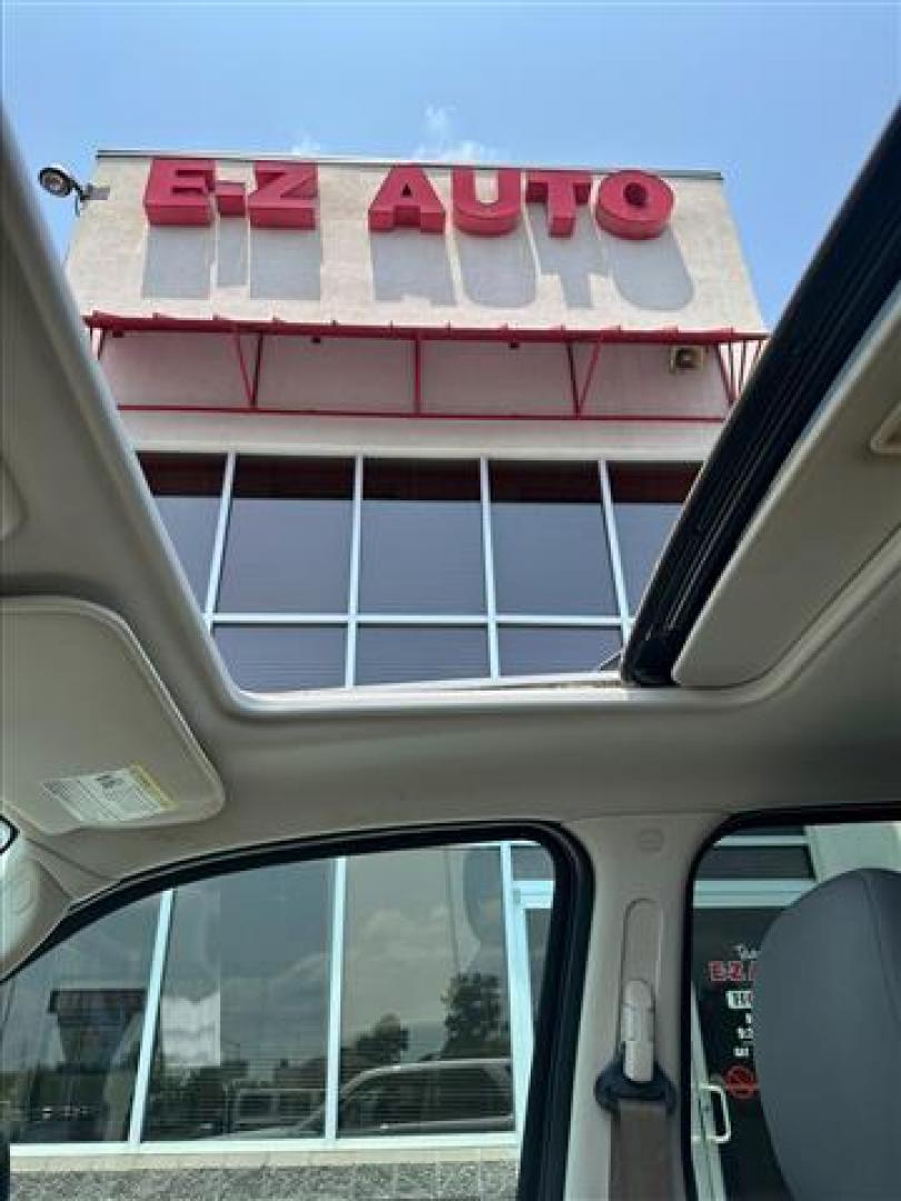 2009 Ford Escape XLT FWD I4 (1FMCU03789K) , 4-Speed Automatic transmission, located at 3900 Bragg Blvd., Fayetteville, NC, 28303, (910) 868-3000, 35.081905, -78.943367 - T-9868 - 2009 Ford Escape 1FMCU03789KC59813 - Photo#7