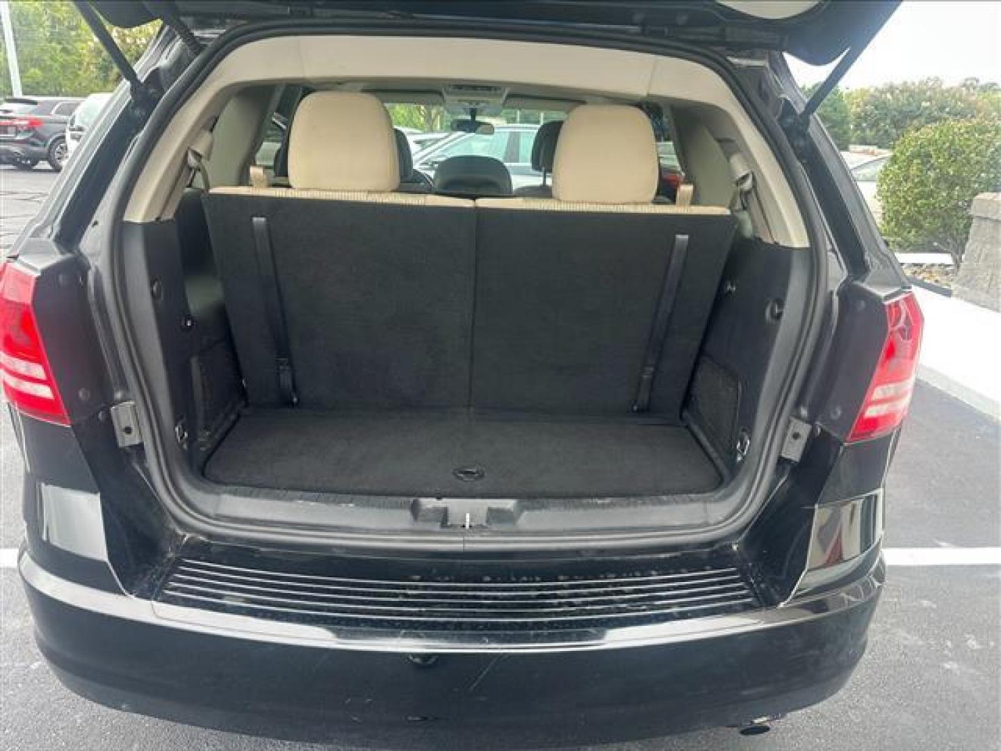 2017 Black Dodge Journey SE (3C4PDCAB1HT) , 4-Speed Automatic transmission, located at 3900 Bragg Blvd., Fayetteville, NC, 28303, (910) 868-3000, 35.081905, -78.943367 - T-9885 - 2017 Dodge Journey 3C4PDCAB1HT506794 - Photo#4