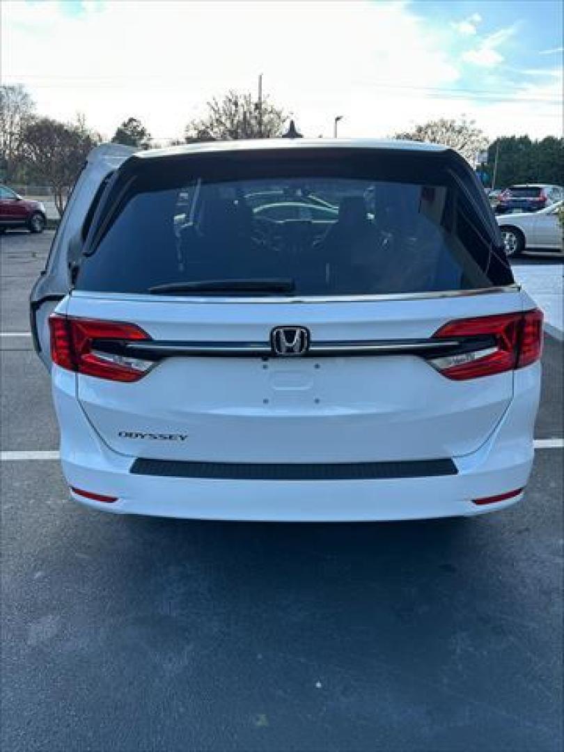 2022 Platinum White Pearl Honda Odyssey EX-L (5FNRL6H73NB) , 9-Speed Automatic transmission, located at 3900 Bragg Blvd., Fayetteville, NC, 28303, (910) 868-3000, 35.081905, -78.943367 - T-9927 - 2022 Honda Odyssey 5FNRL6H73NB011621 - Photo#3