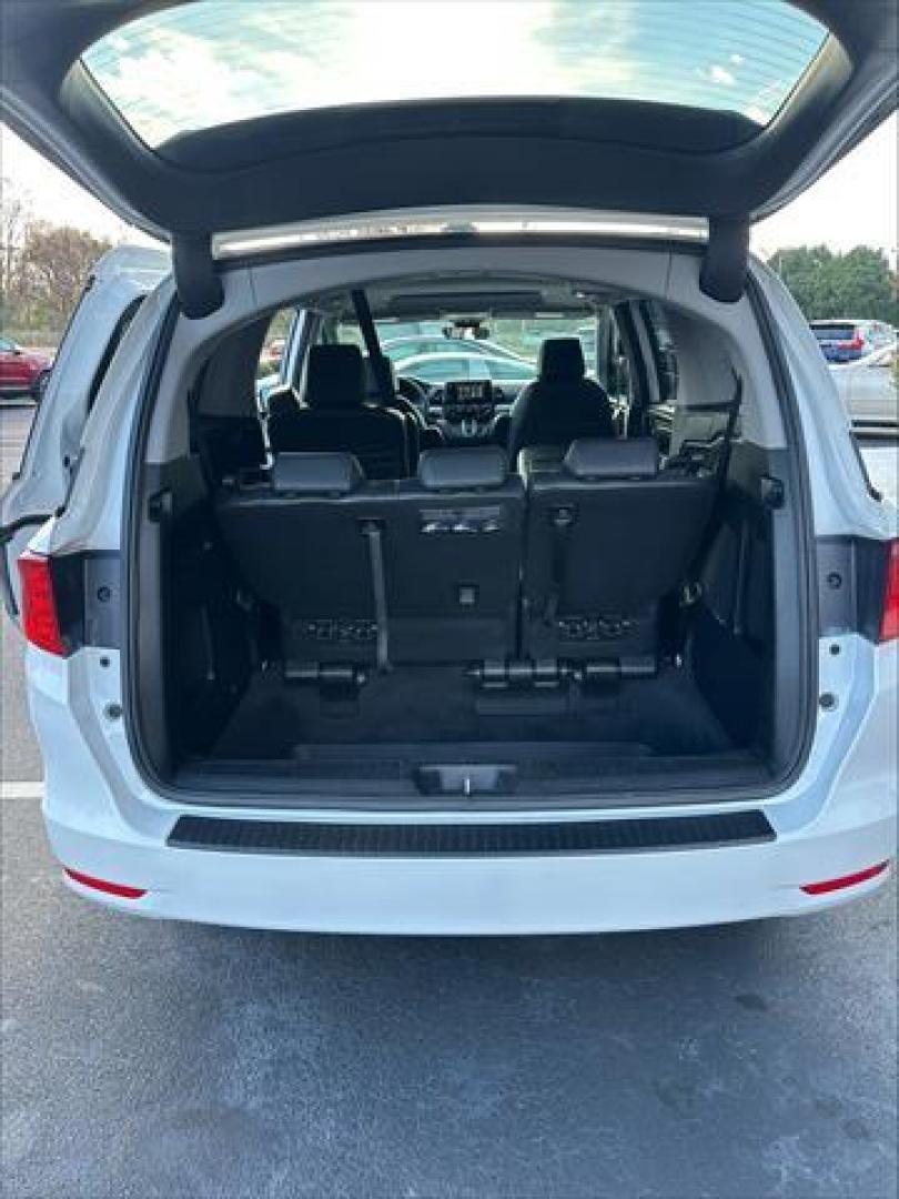 2022 Platinum White Pearl Honda Odyssey EX-L (5FNRL6H73NB) , 9-Speed Automatic transmission, located at 3900 Bragg Blvd., Fayetteville, NC, 28303, (910) 868-3000, 35.081905, -78.943367 - T-9927 - 2022 Honda Odyssey 5FNRL6H73NB011621 - Photo#4