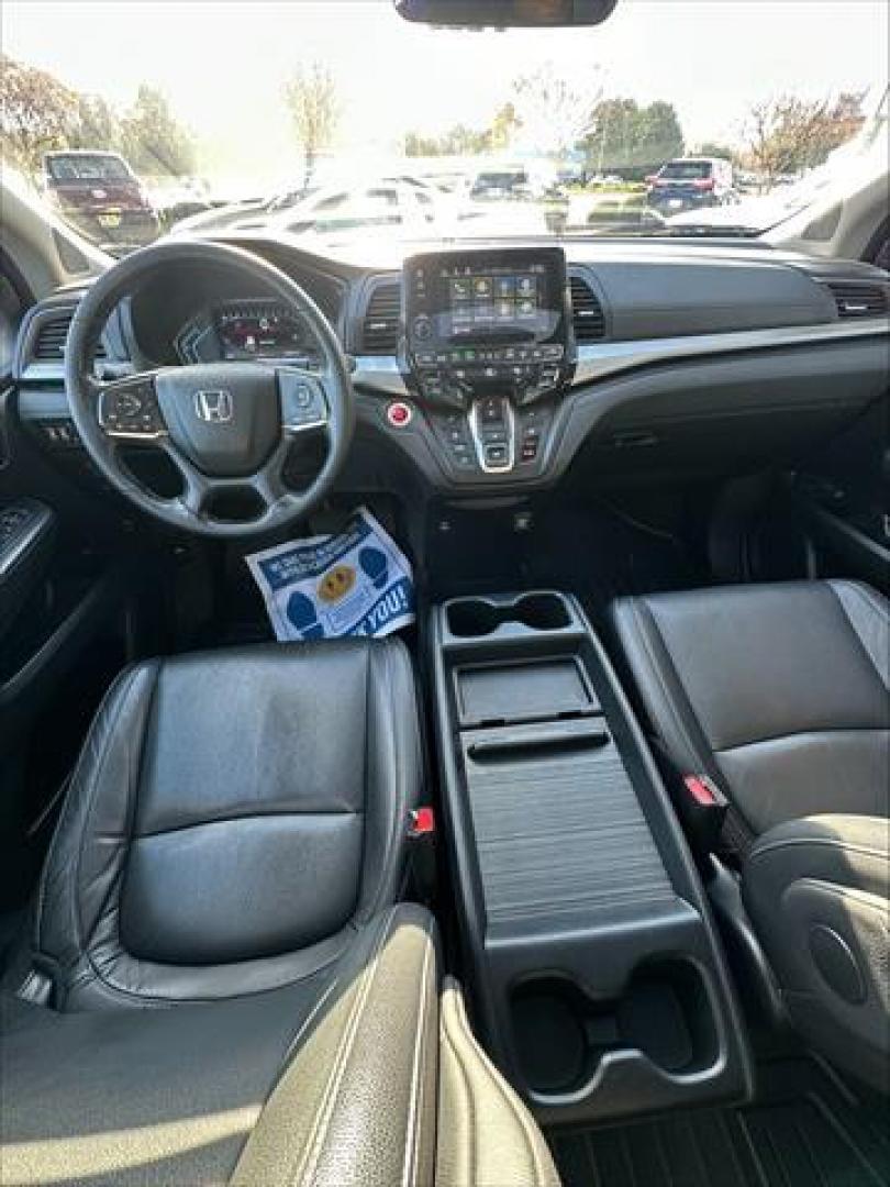 2022 Platinum White Pearl Honda Odyssey EX-L (5FNRL6H73NB) , 9-Speed Automatic transmission, located at 3900 Bragg Blvd., Fayetteville, NC, 28303, (910) 868-3000, 35.081905, -78.943367 - T-9927 - 2022 Honda Odyssey 5FNRL6H73NB011621 - Photo#5