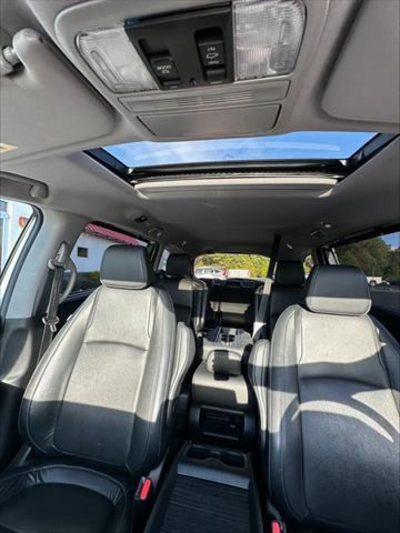 2022 Platinum White Pearl Honda Odyssey EX-L (5FNRL6H73NB) , 9-Speed Automatic transmission, located at 3900 Bragg Blvd., Fayetteville, NC, 28303, (910) 868-3000, 35.081905, -78.943367 - T-9927 - 2022 Honda Odyssey 5FNRL6H73NB011621 - Photo#9