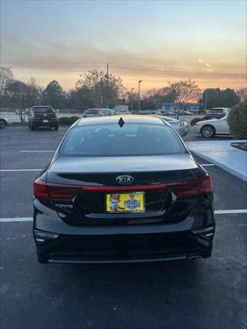 2020 Black Kia Forte FE (3KPF24AD2LE) , Continuously Variable Transmission transmission, located at 3900 Bragg Blvd., Fayetteville, NC, 28303, (910) 868-3000, 35.081905, -78.943367 - T-9929 - 2020 Kia Forte 3KPF24AD2LE202301 - Photo#3