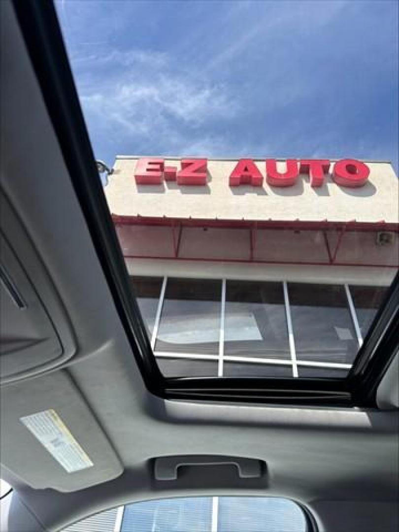 2015 Sonoma Red Metallic GMC Sierra 1500 Denali Crew Cab Short Box 4WD (3GTU2WEC5FG) , 6-Speed Automatic transmission, located at 3900 Bragg Blvd., Fayetteville, NC, 28303, (910) 868-3000, 35.081905, -78.943367 - T-9942 - 2015 GMC Sierra 1500 3GTU2WEC5FG360144 - Photo#8